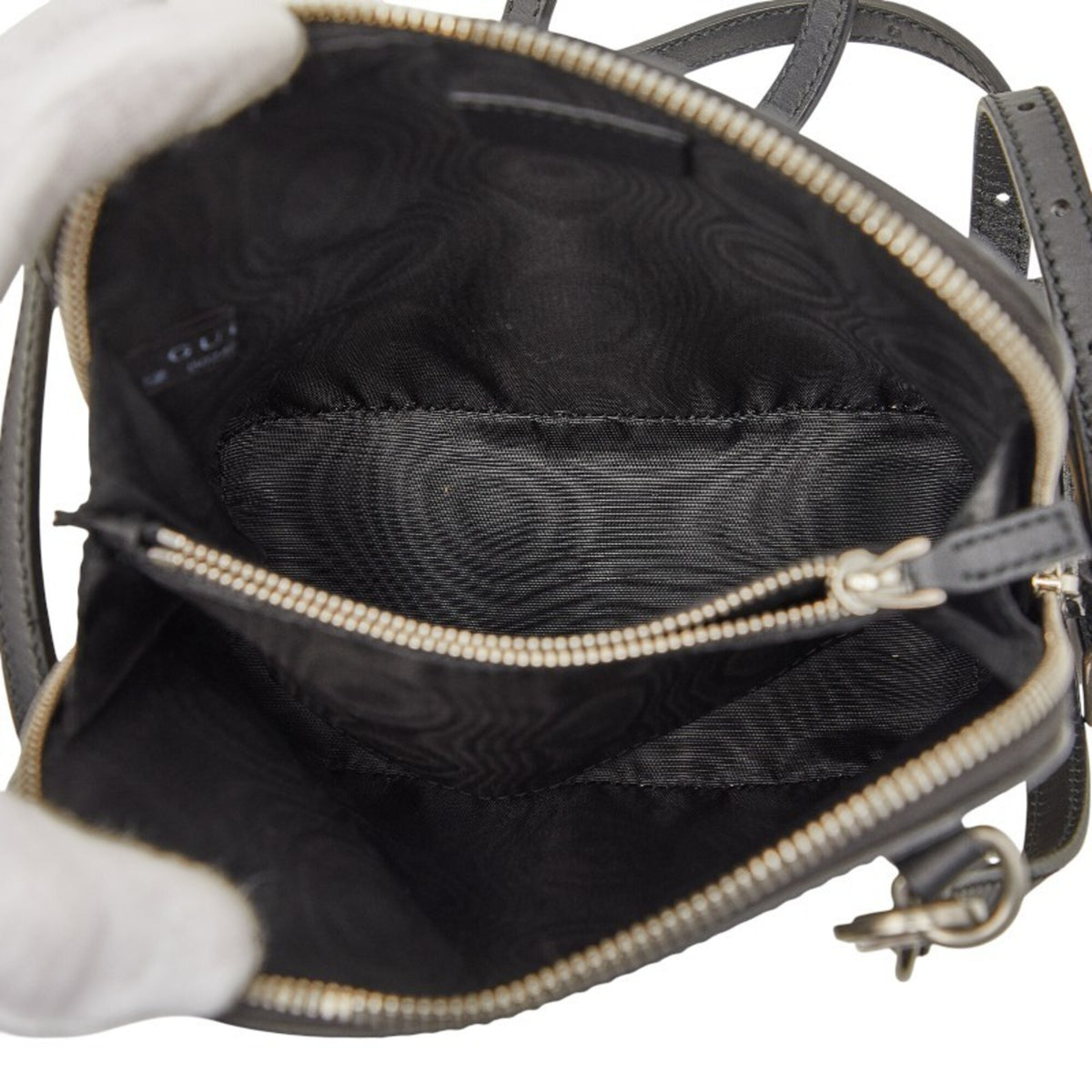 Gucci Black Leather Shoulder Bag (Pre-Owned)