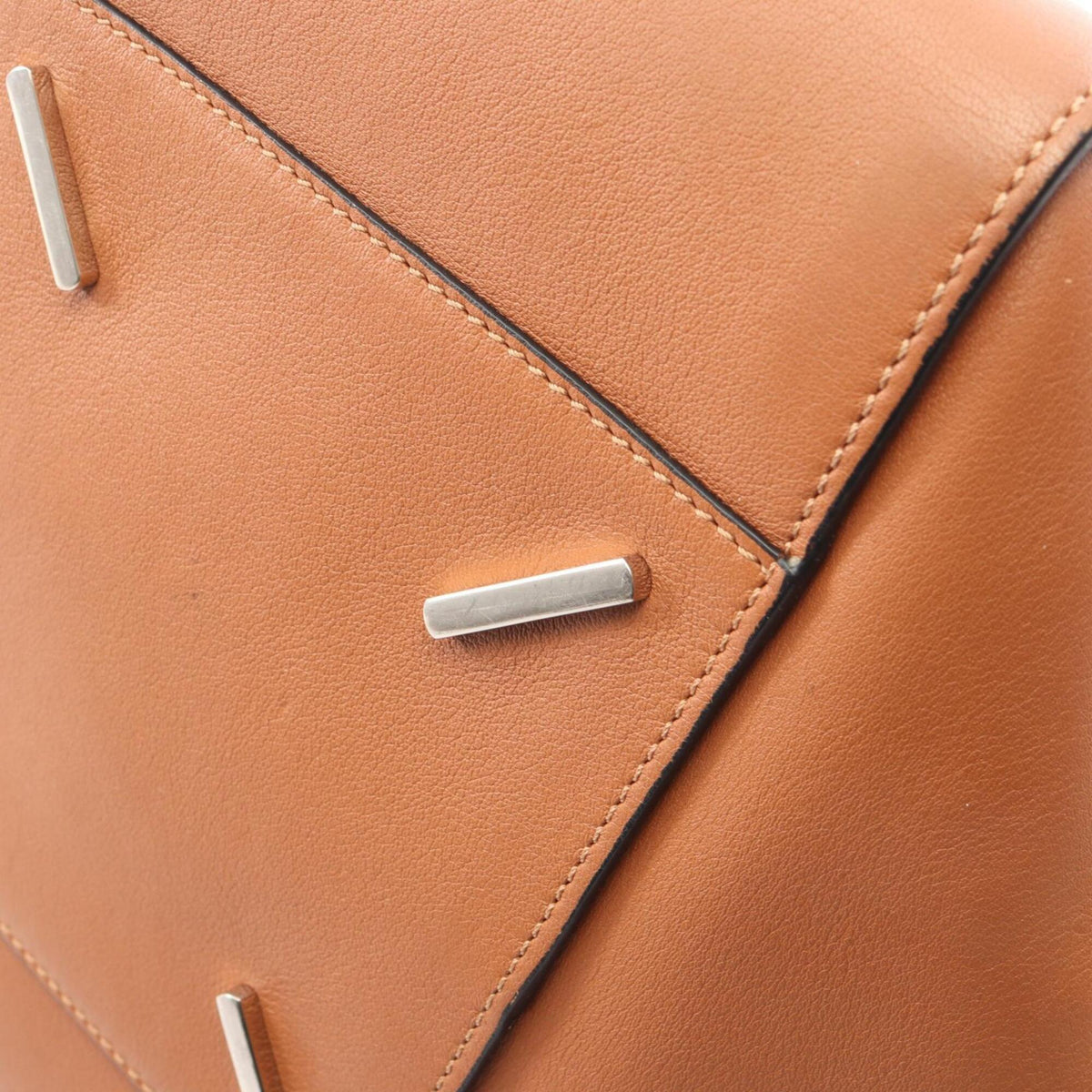 Loewe Brown Leather Handbag (Pre-Owned)