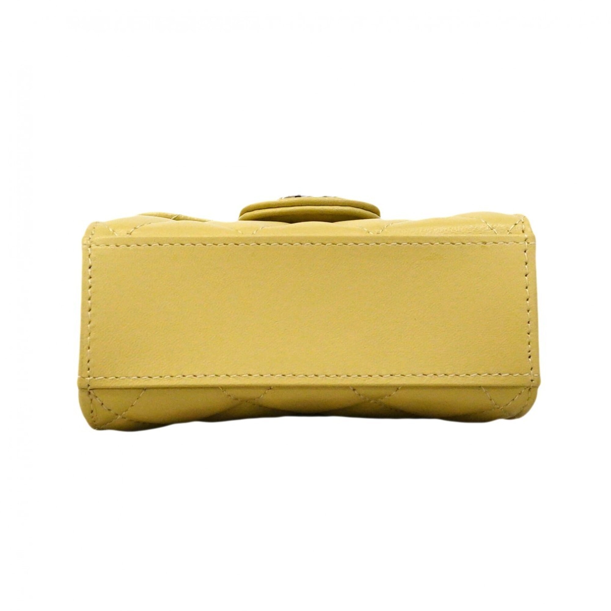 Chanel Beige Leather Handbag (Pre-Owned)
