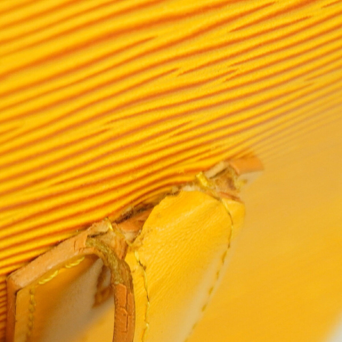 Louis Vuitton Jaune Shoulder Bag (Pre-Owned)