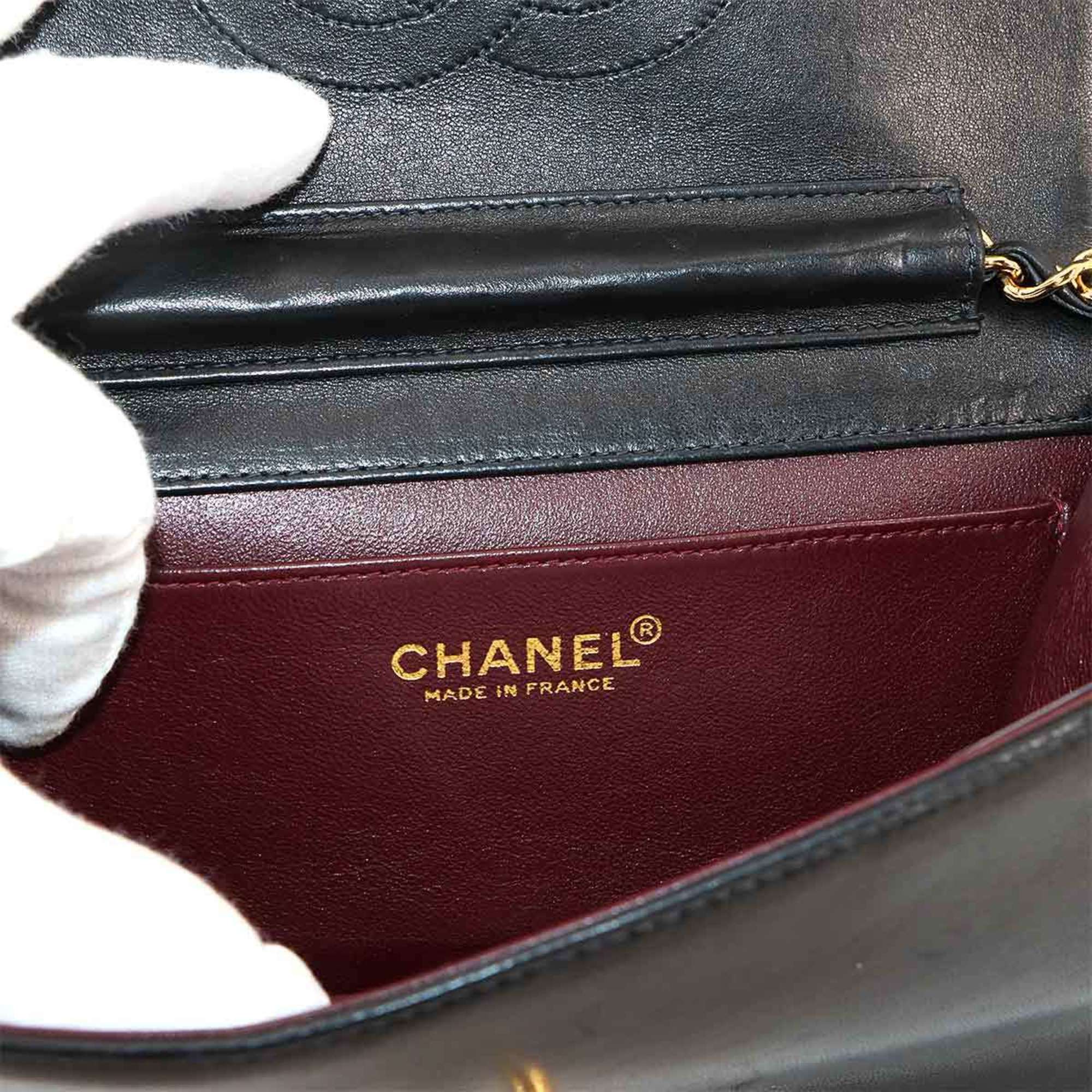 Chanel Black Leather Shoulder Bag (Pre-Owned)