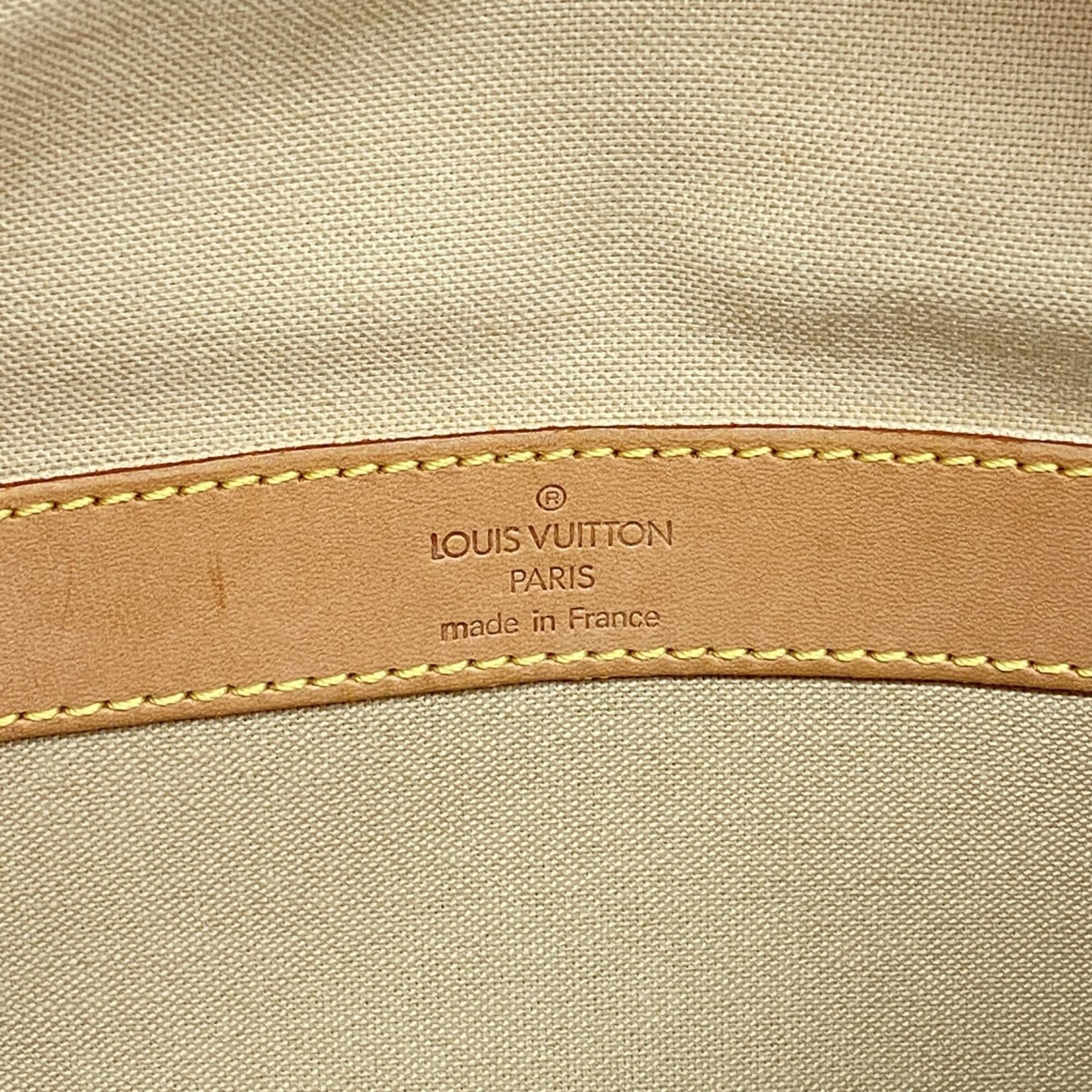 Louis Vuitton White Shoulder Bag (Pre-Owned)