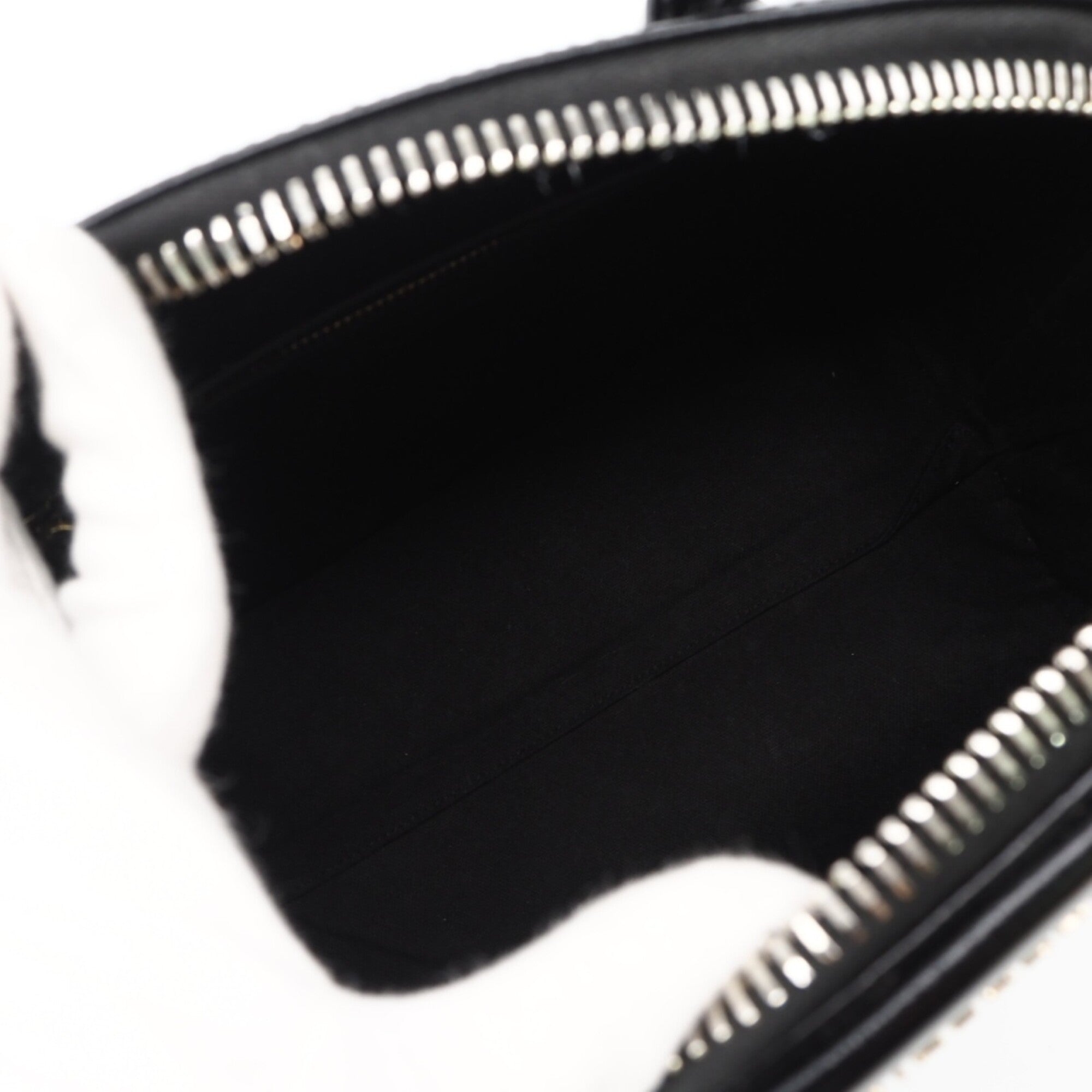 Givenchy Black Leather Handbag (Pre-Owned)