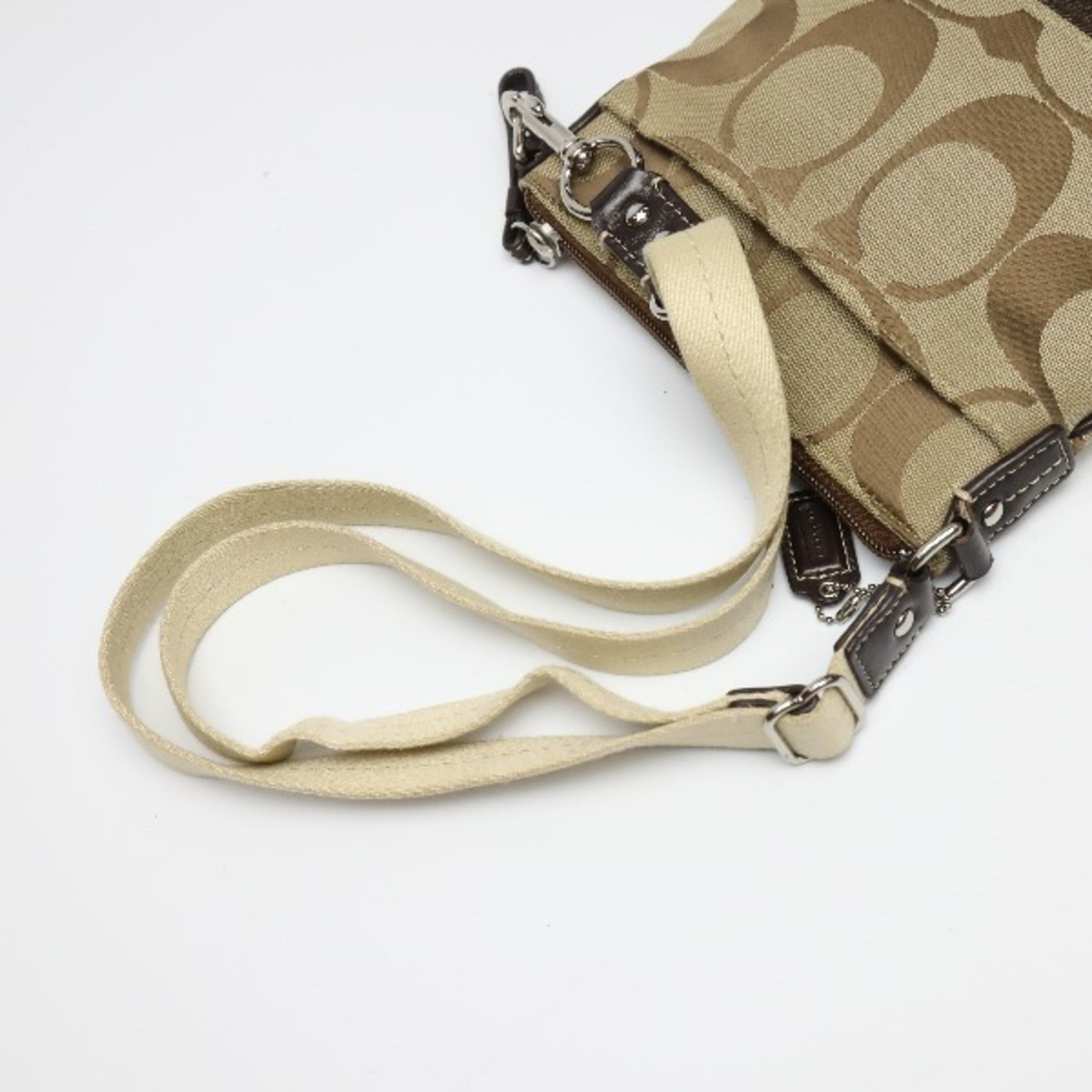Coach Khaki Leather Shoulder Bag (Pre-Owned)