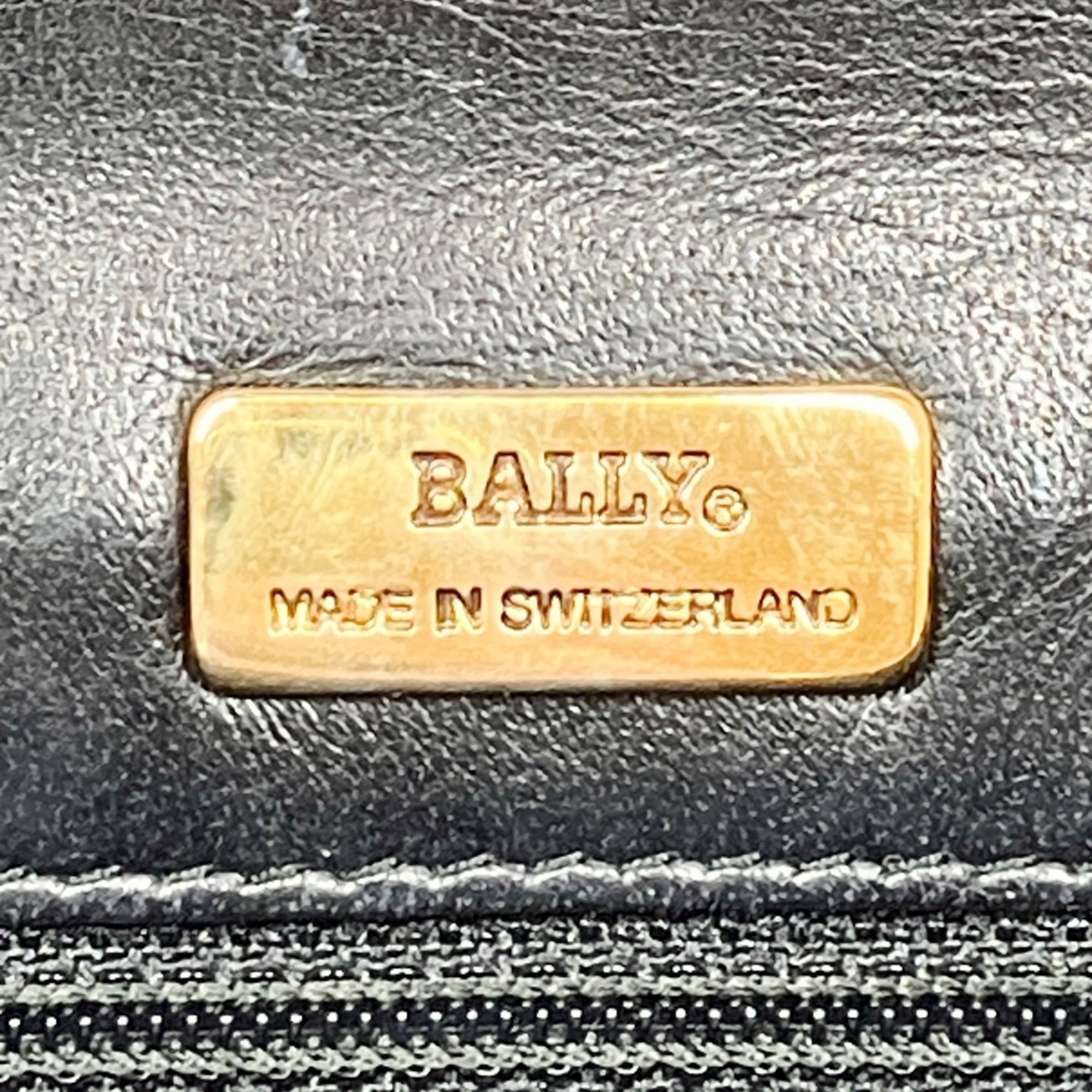 Bally Black Leather Shoulder Bag (Pre-Owned)