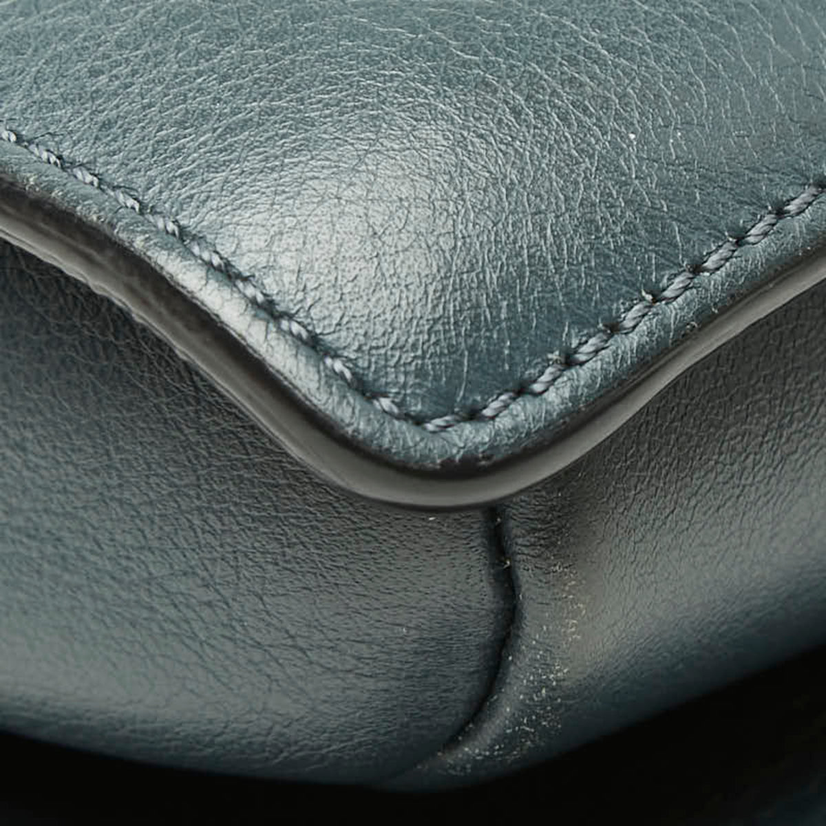 Chloé Gray Leather Shoulder Bag (Pre-Owned)
