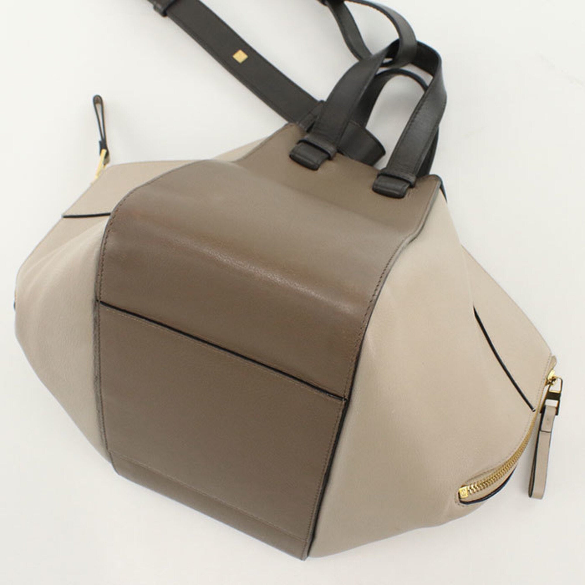 Loewe Beige Leather Handbag (Pre-Owned)