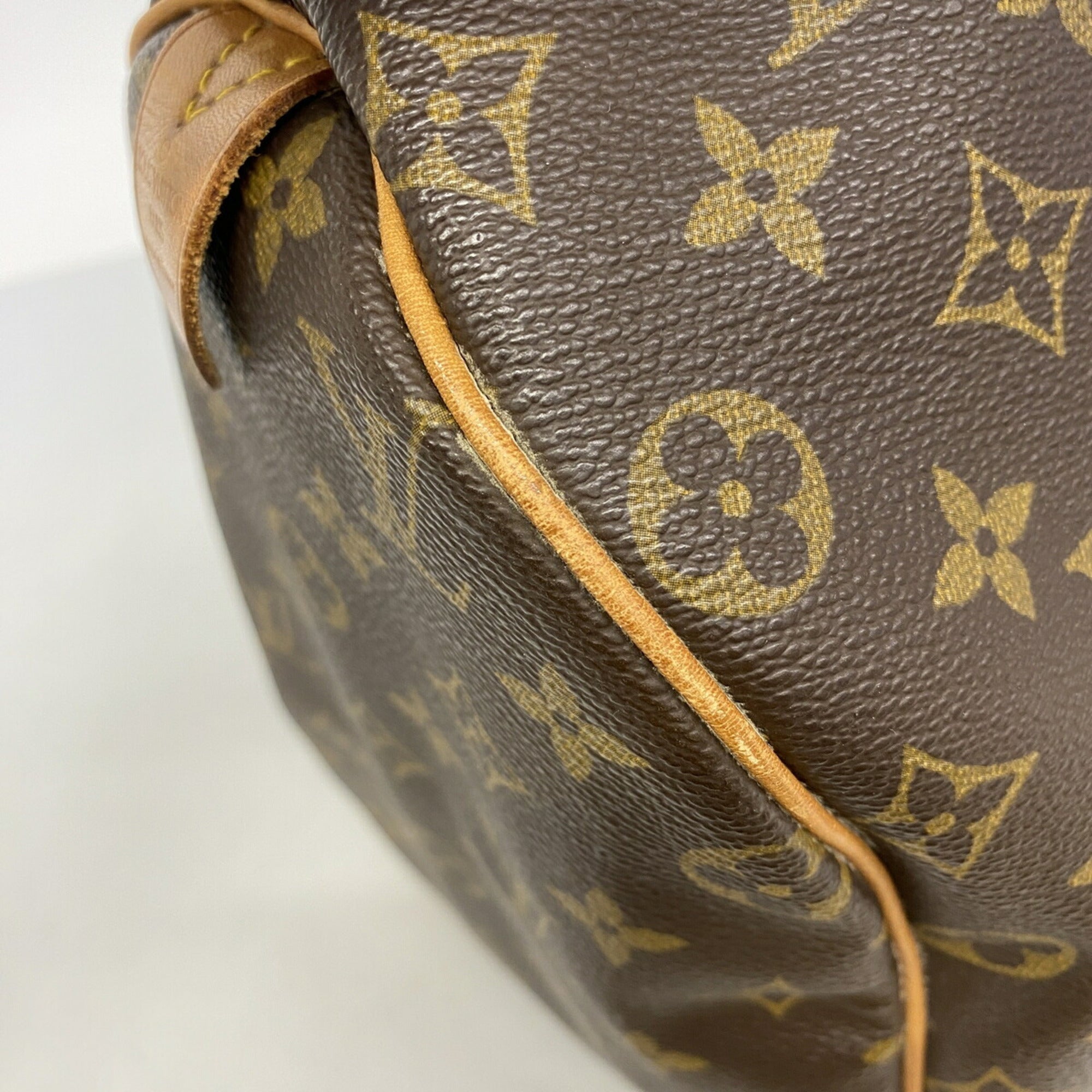Louis Vuitton Brown Handbag (Pre-Owned)