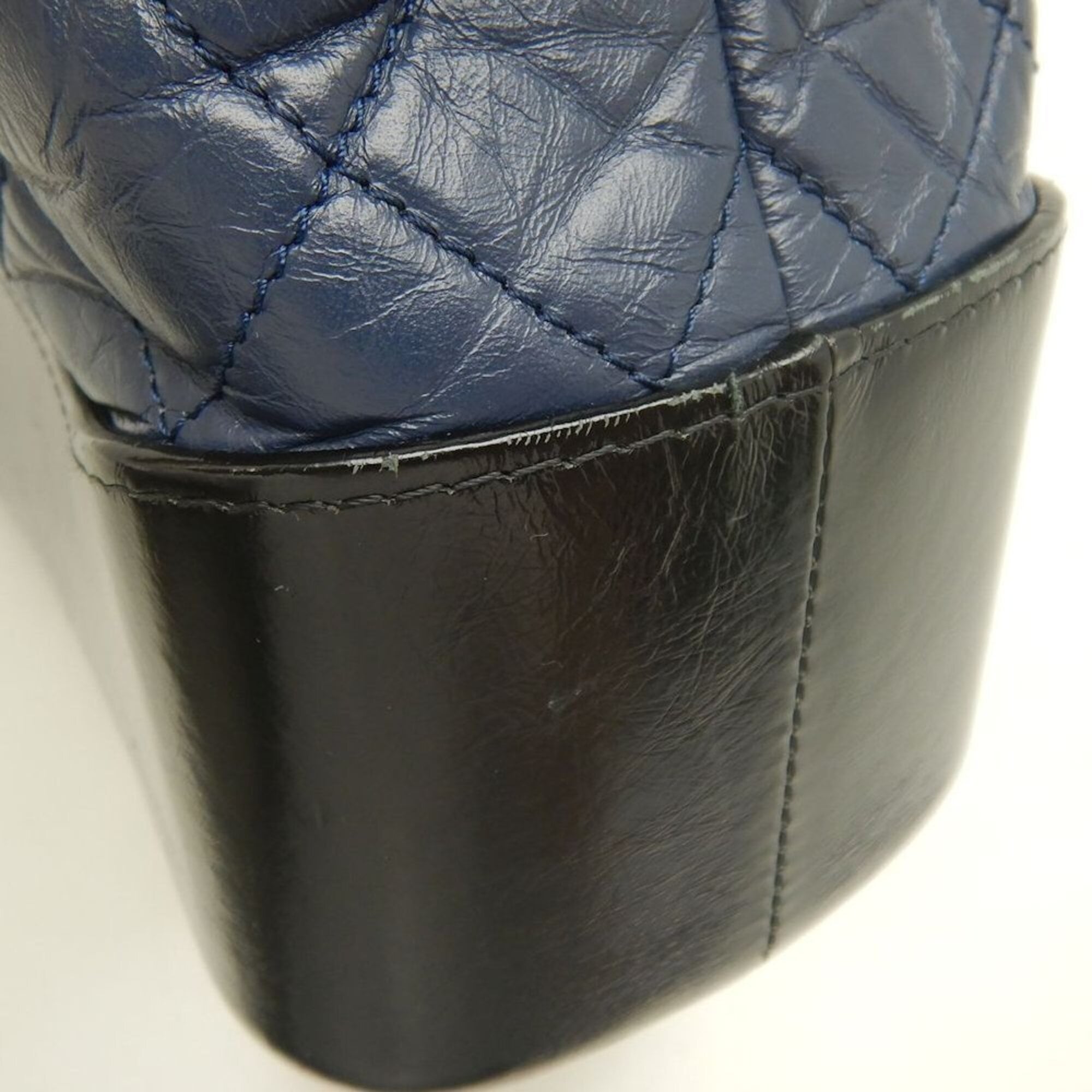 Chanel Black Navy Leather Shoulder Bag (Pre-Owned)
