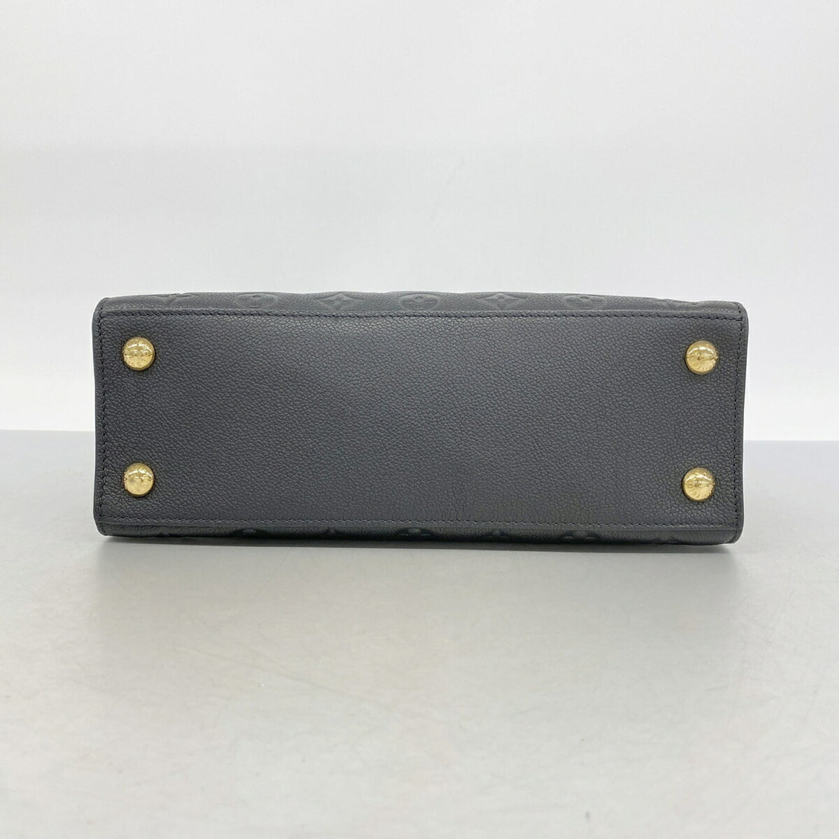 Louis Vuitton Noir Handbag (Pre-Owned)