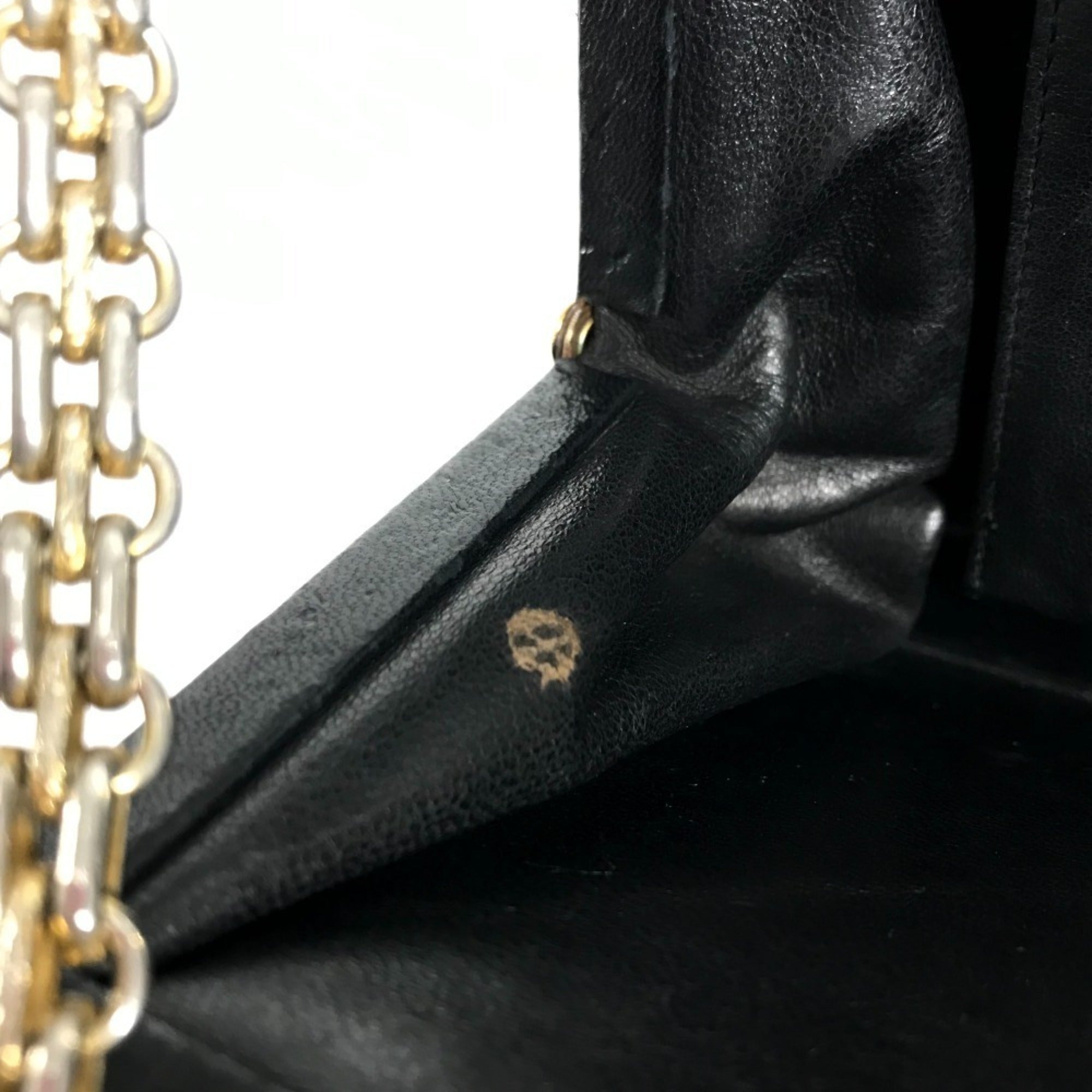 Chanel Matelasse Black Leather Shoulder Bag (Pre-Owned)