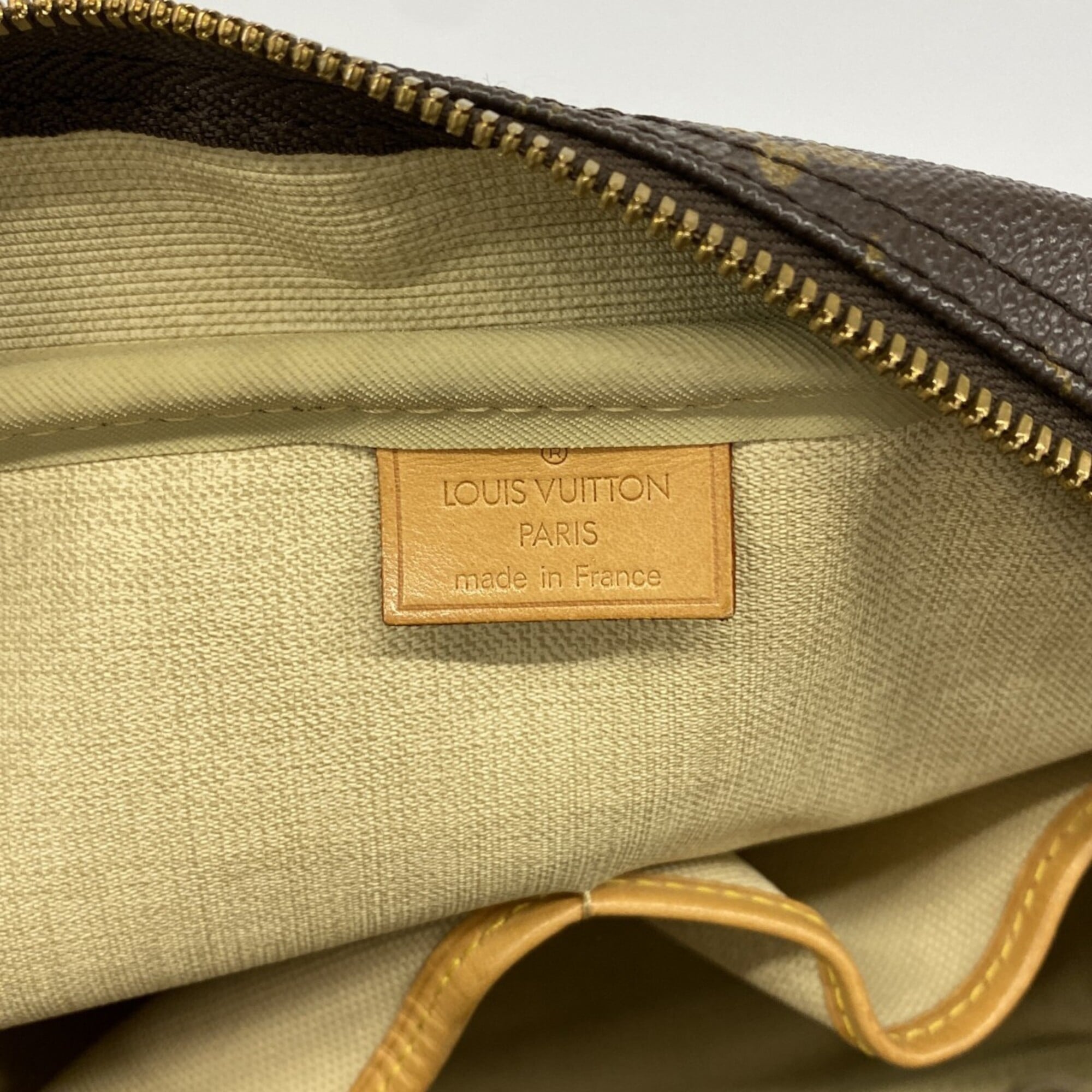 Louis Vuitton Brown Handbag (Pre-Owned)