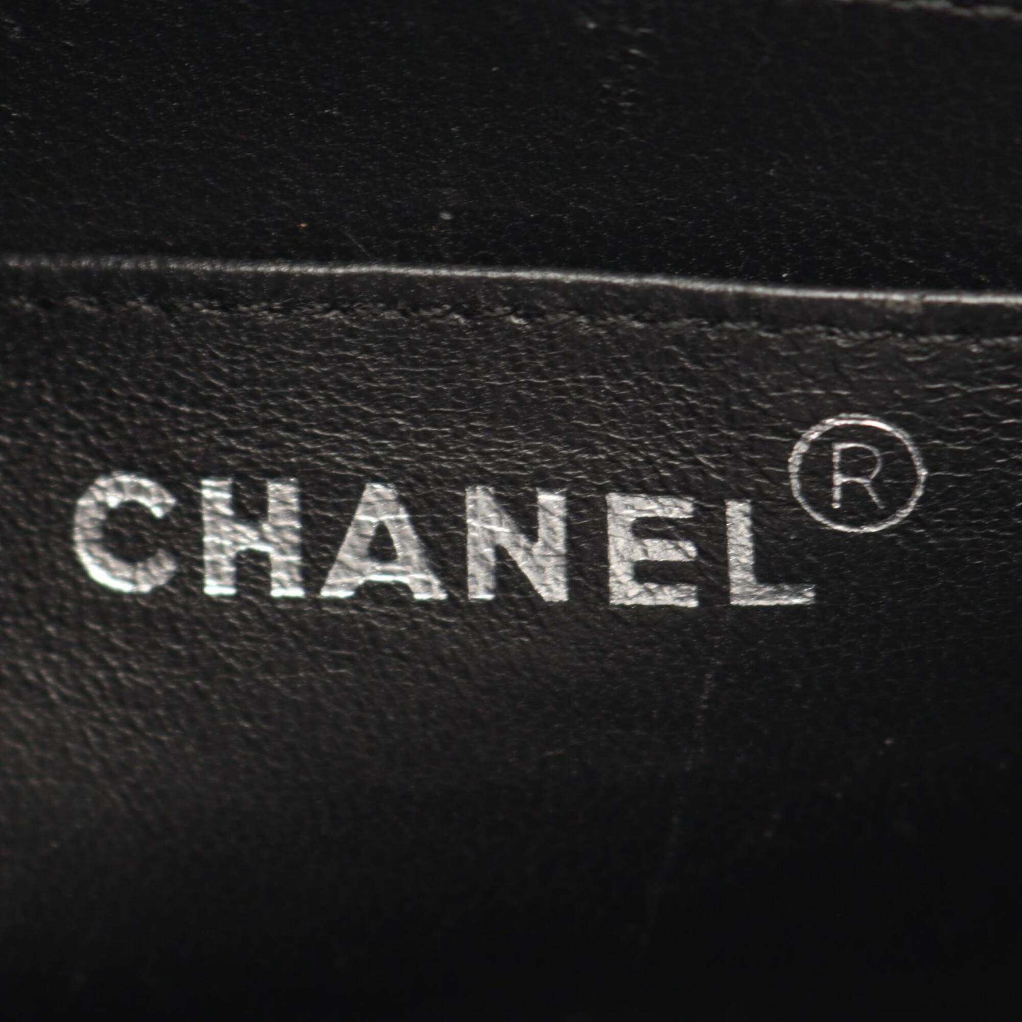 Chanel Black Leather Handbag (Pre-Owned)