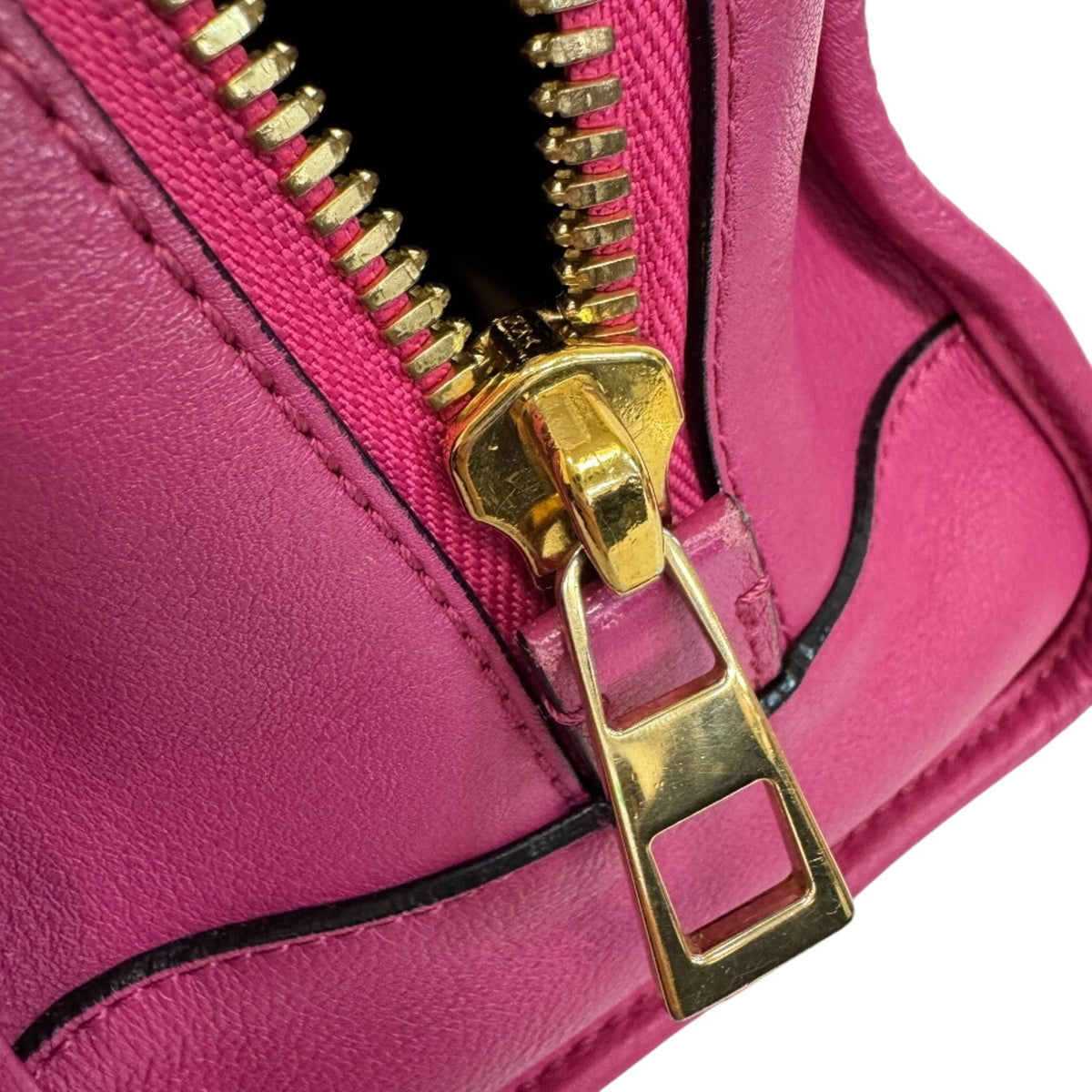 Loewe Amazona Pink Leather Handbag Shoulder Bag (Pre-Owned)