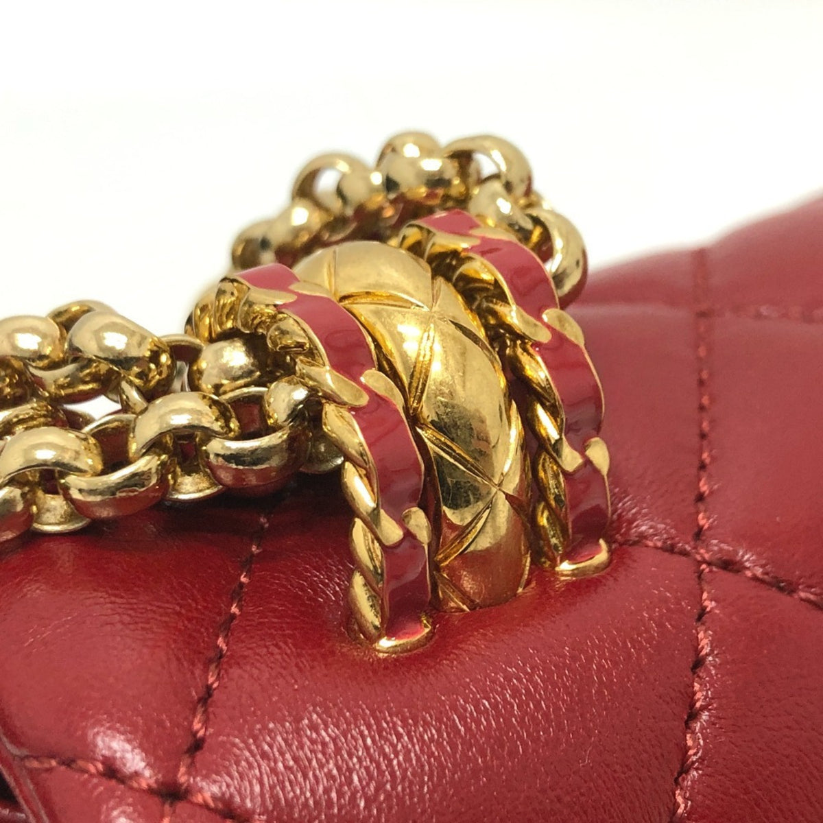 Chanel Red Color Leather Shoulder Bag (Pre-Owned)