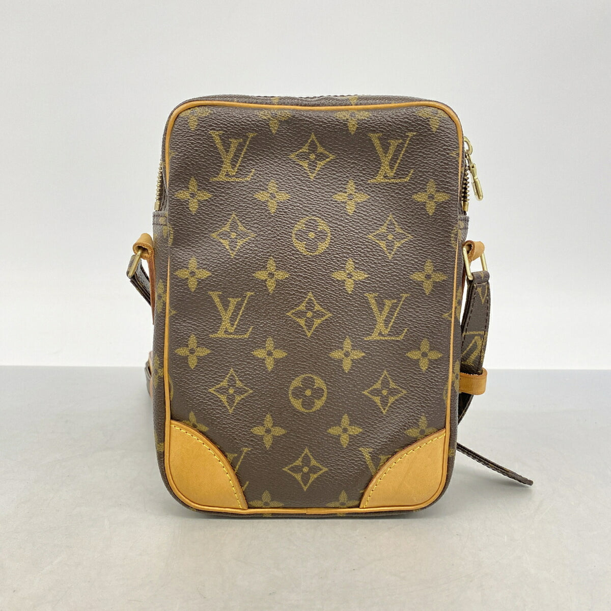 Louis Vuitton Brown Shoulder Bag (Pre-Owned)