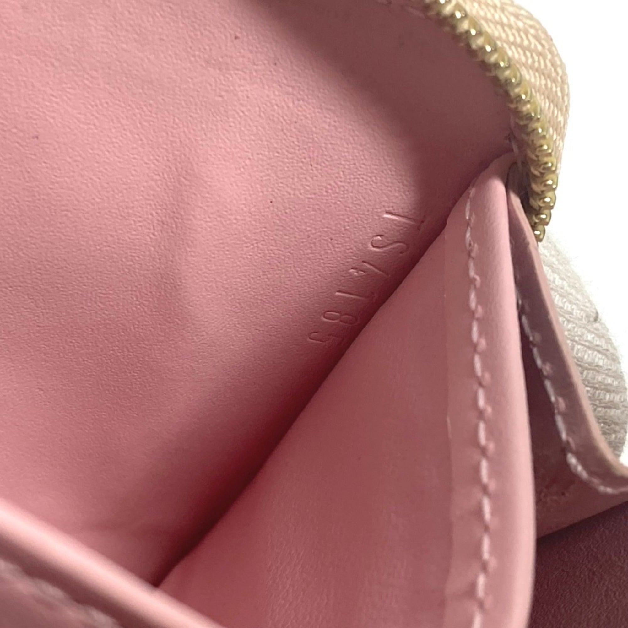 Louis Vuitton Beige Pink Vernis Long Wallet (Bi-Fold) (Pre-Owned)