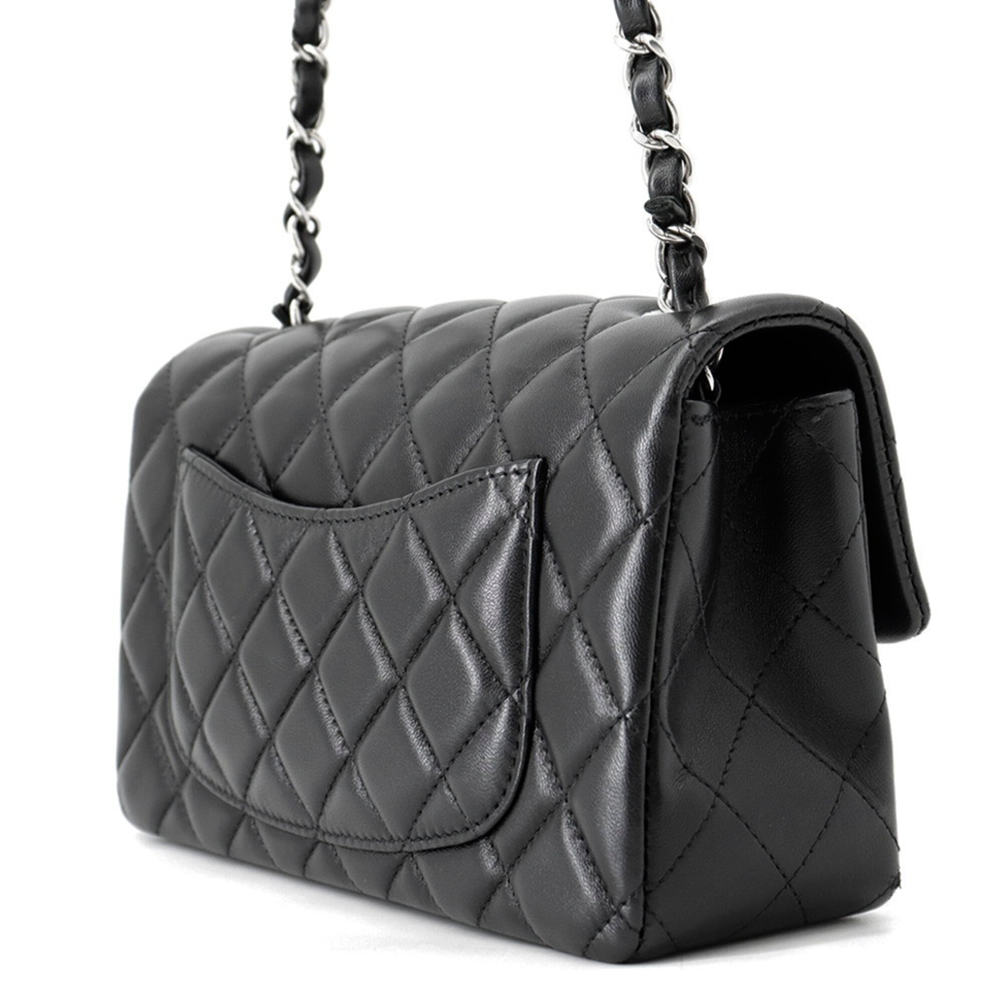 Chanel Black Leather Shoulder Bag (Pre-Owned)