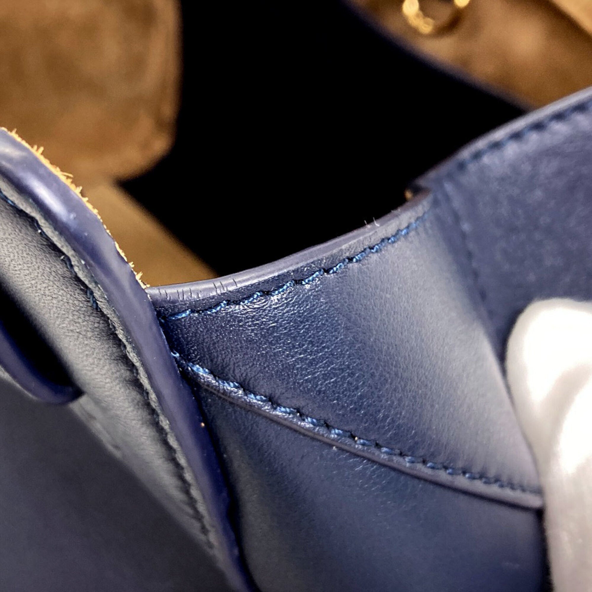 Loewe Navy Leather Handbag (Pre-Owned)