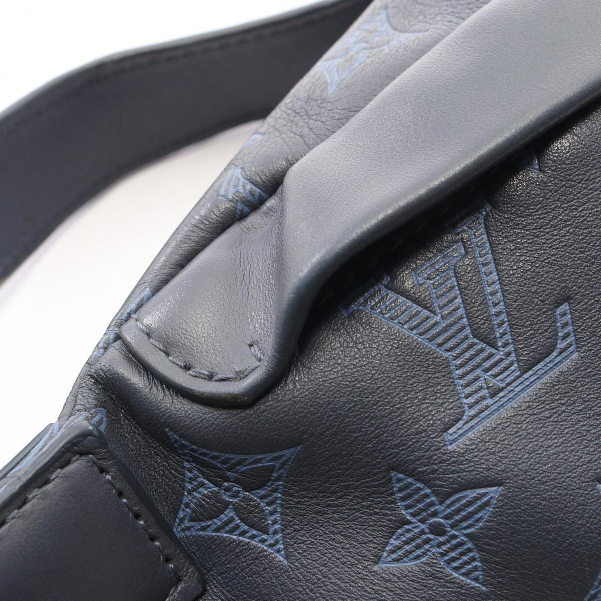 Louis Vuitton Navy Leather Fanny Pack Handbag (Pre-Owned)
