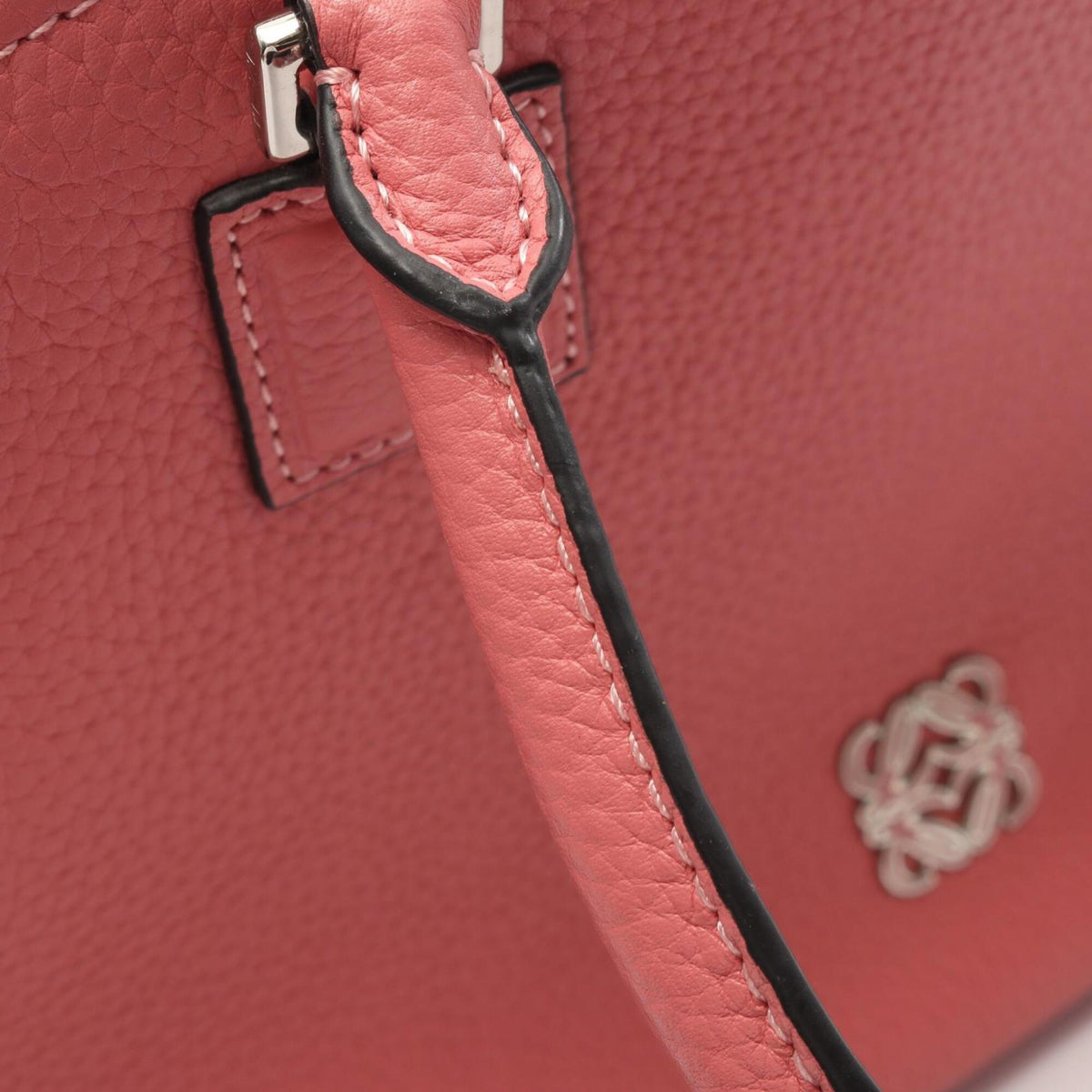 Loewe Pink Leather Handbag (Pre-Owned)