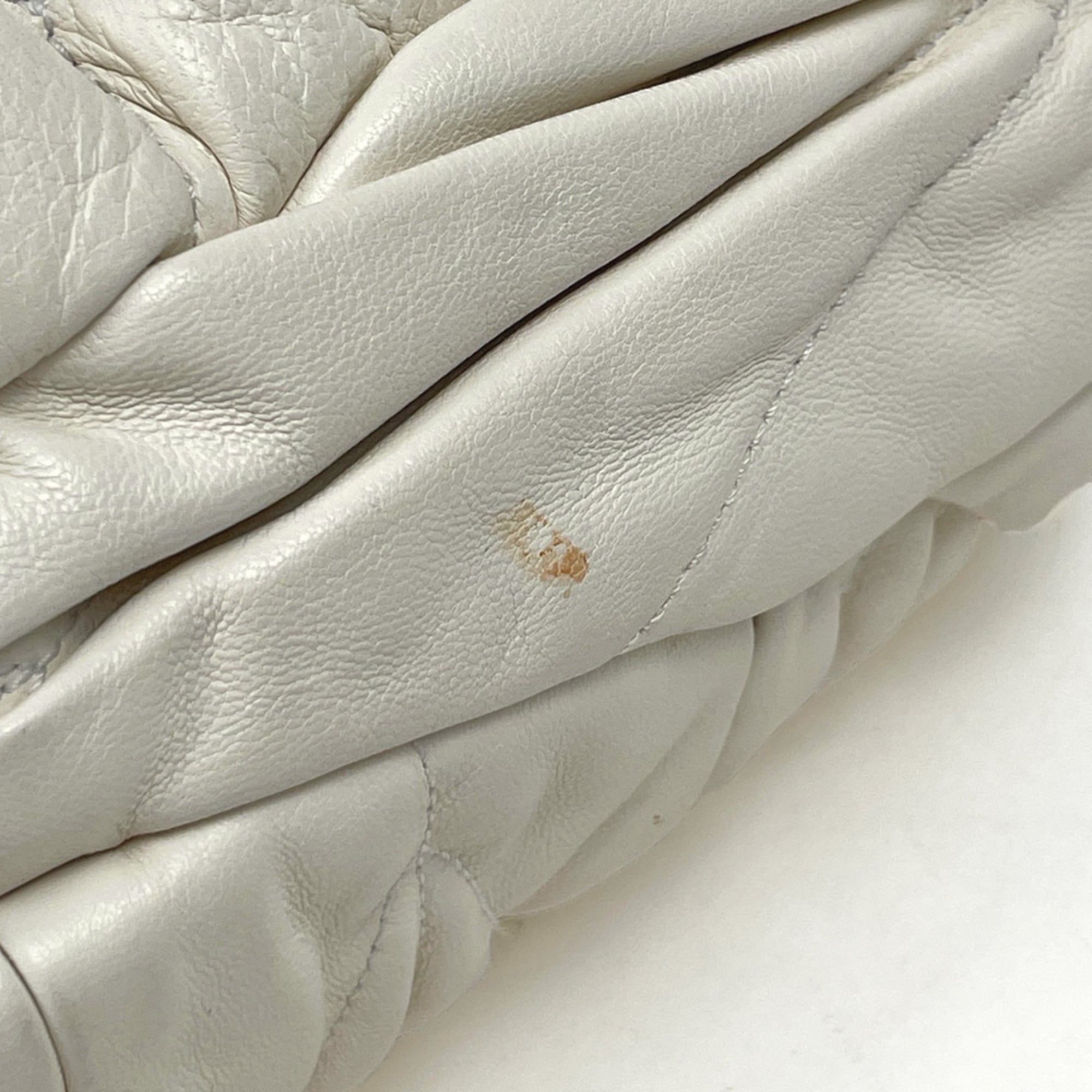 Miu Miu Matelasse White Leather Handbag Shoulder Bag (Pre-Owned)