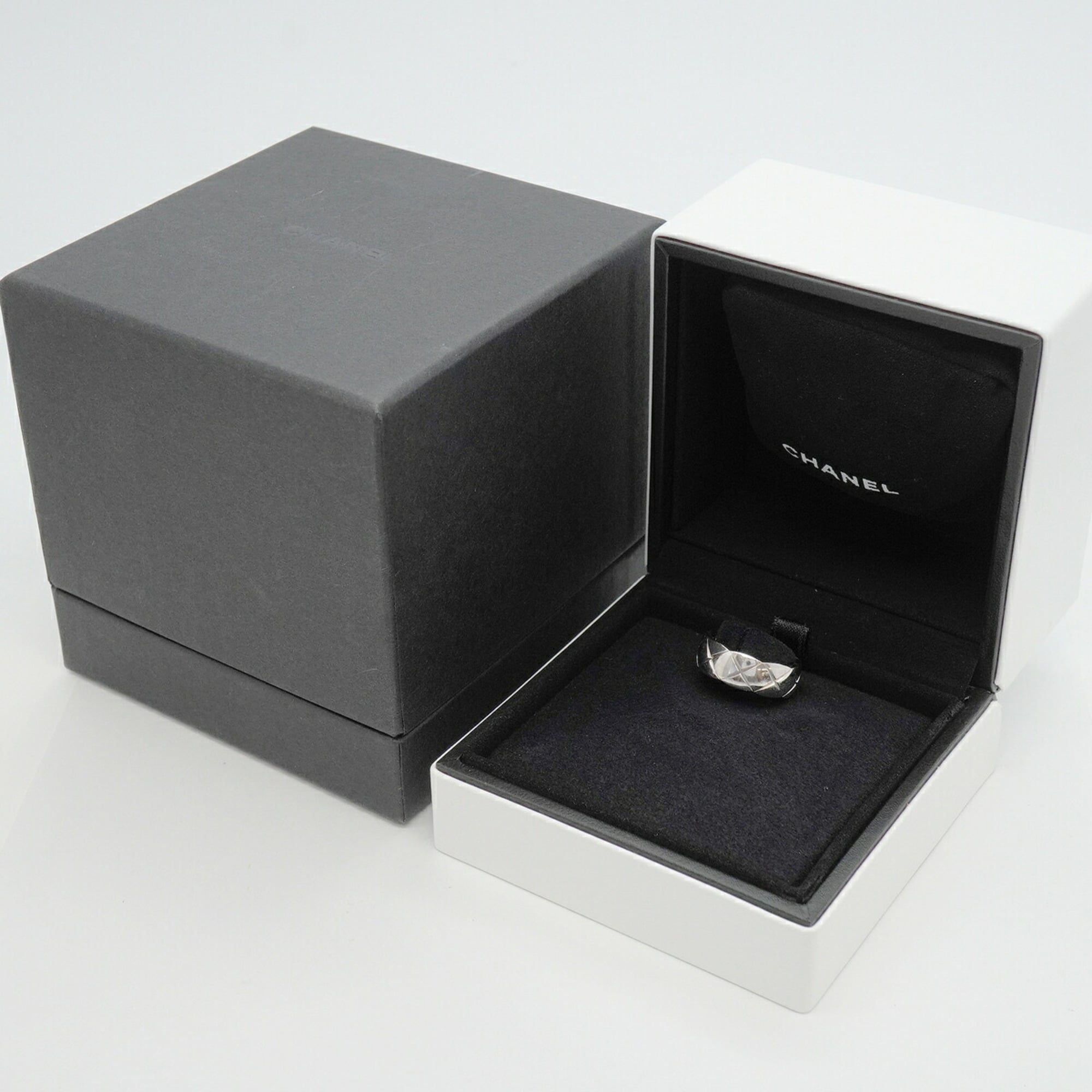 Chanel White Gold (18K) Band Ring (Pre-Owned)