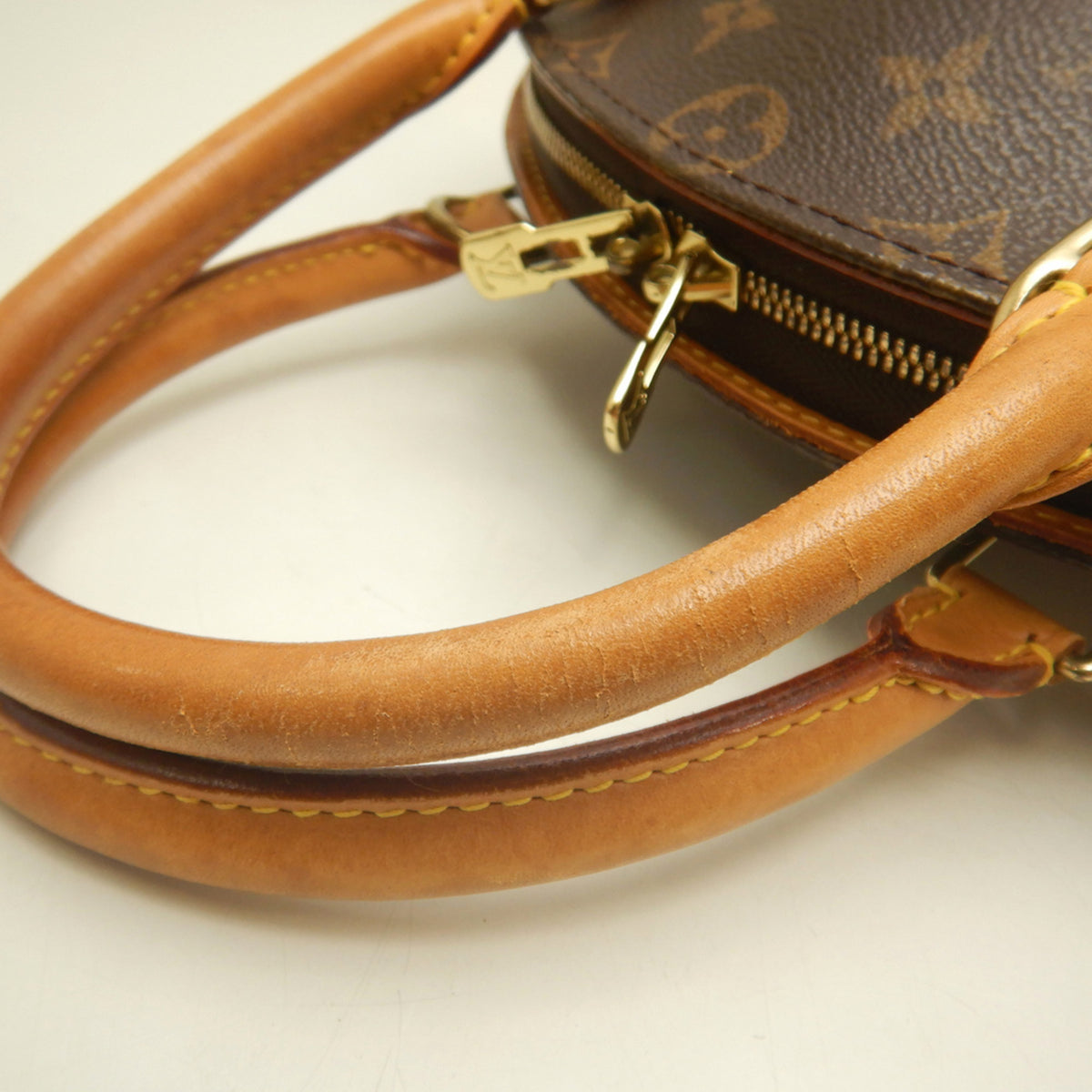 Louis Vuitton Brown Monogram Monogram Canvas Handbag (Pre-Owned)