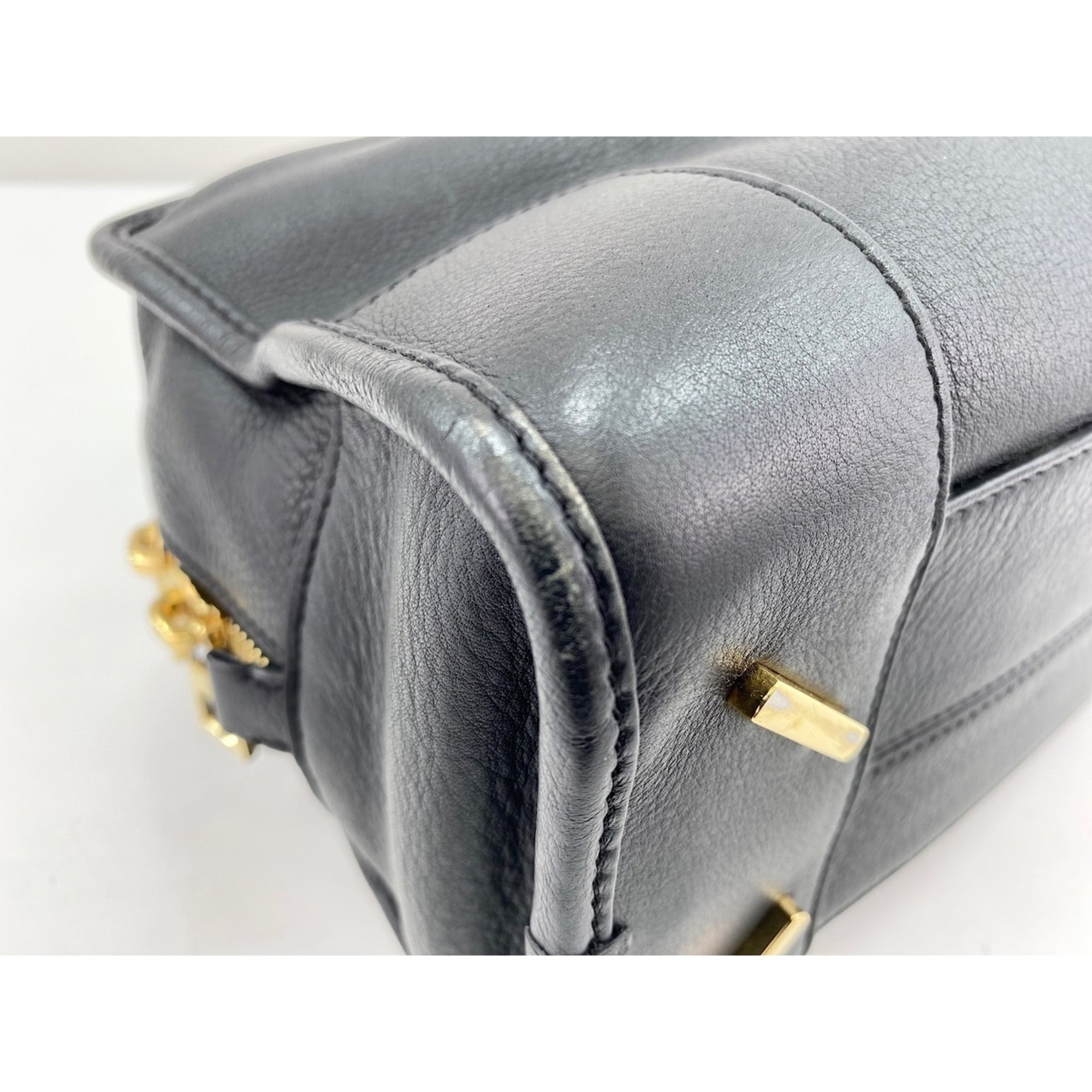 Loewe Amazona Black Shoulder Bag (Pre-Owned)