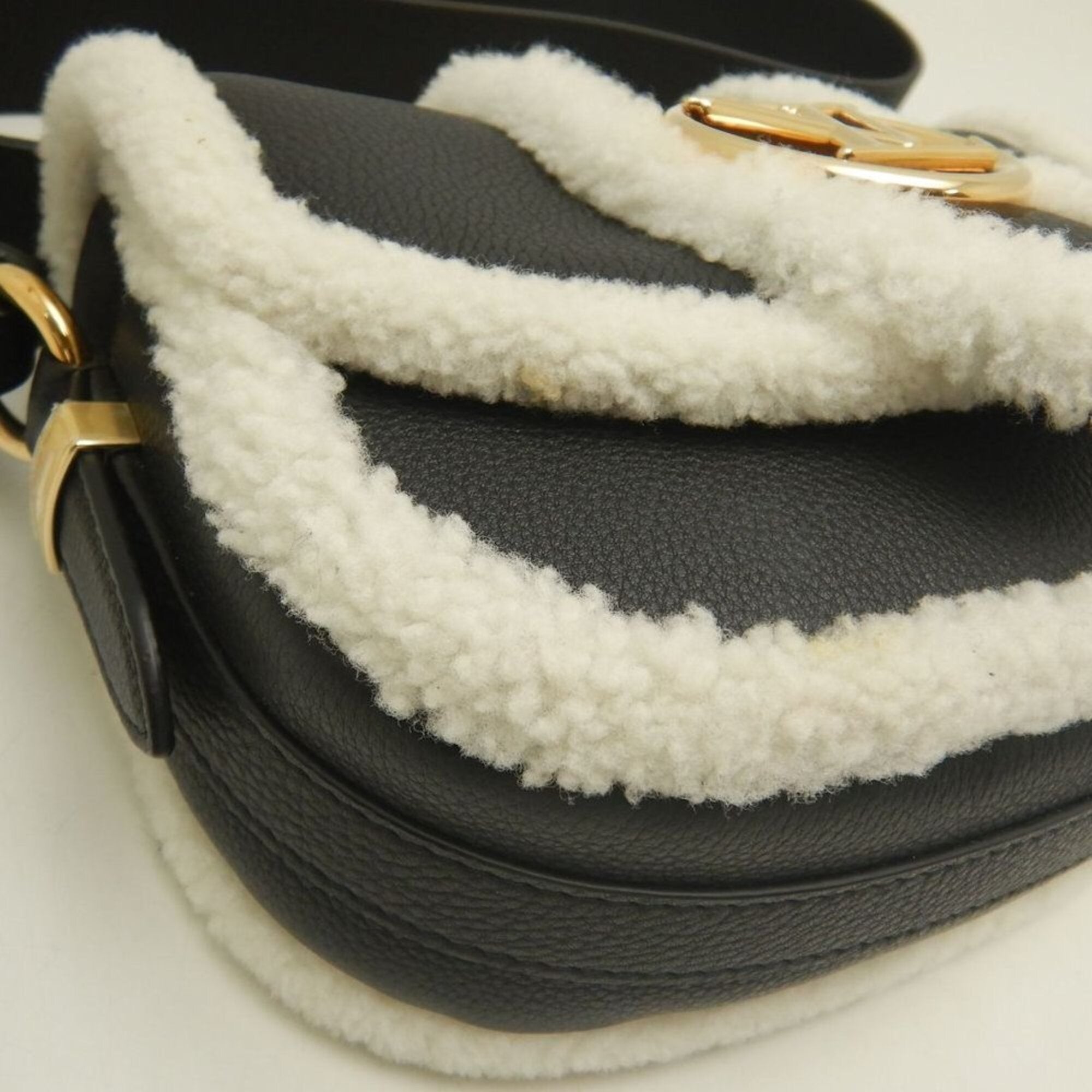 Louis Vuitton Noir White Wool Leather Shoulder Bag (Pre-Owned)