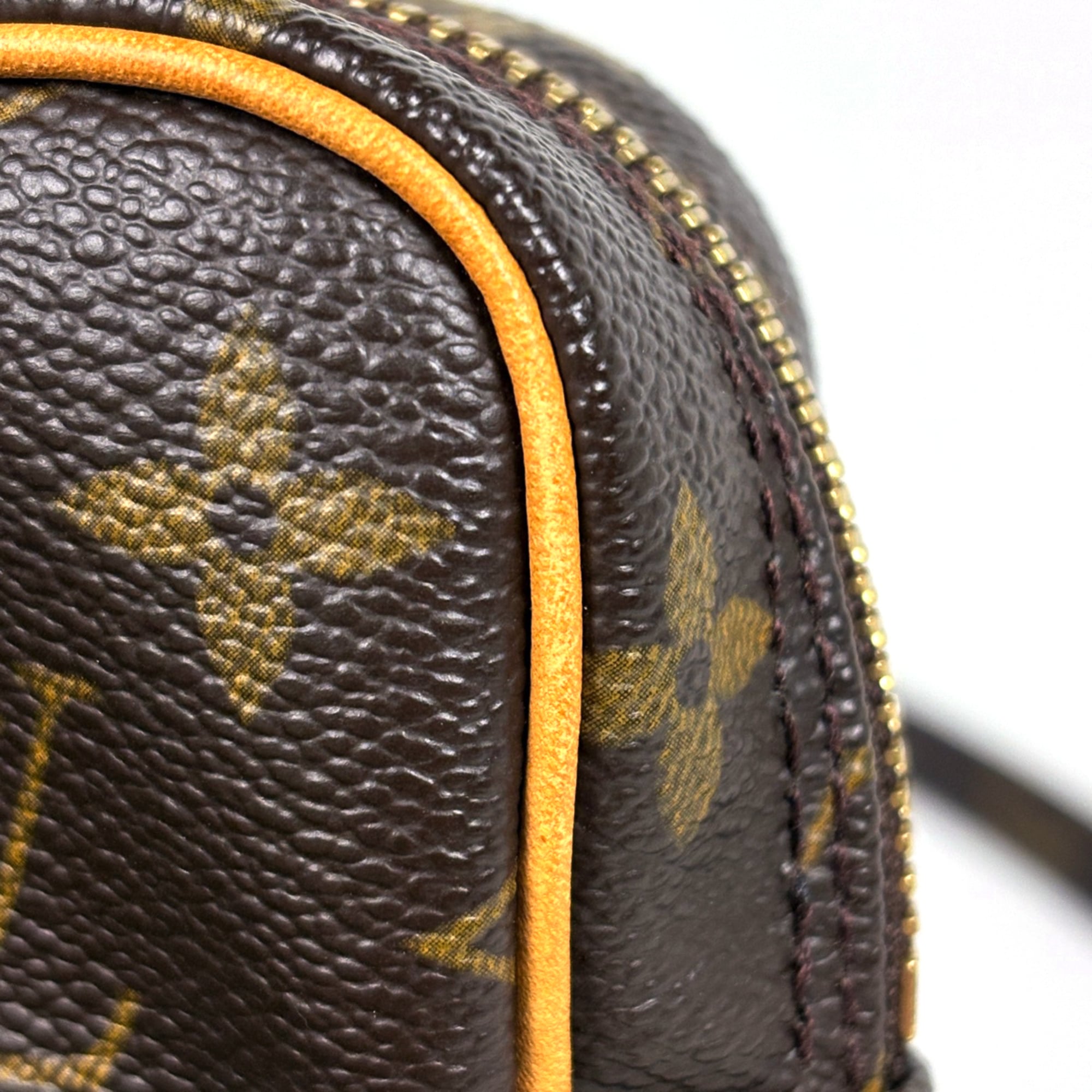 Louis Vuitton Brown Monogram Shoulder Bag (Pre-Owned)