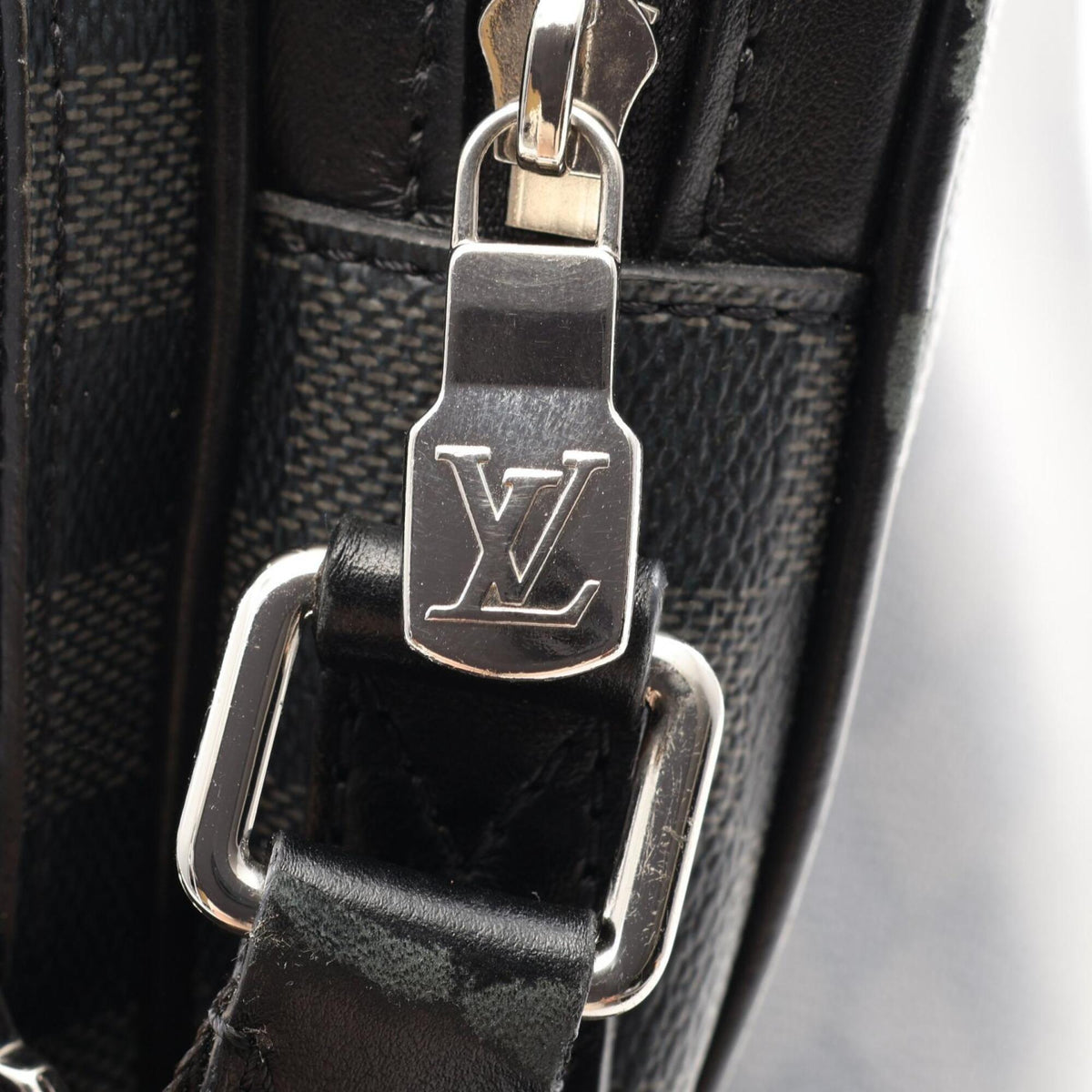 Louis Vuitton Black Coated Canvas Damier Graphite Leather Handbag Shoulder Bag (Pre-Owned)