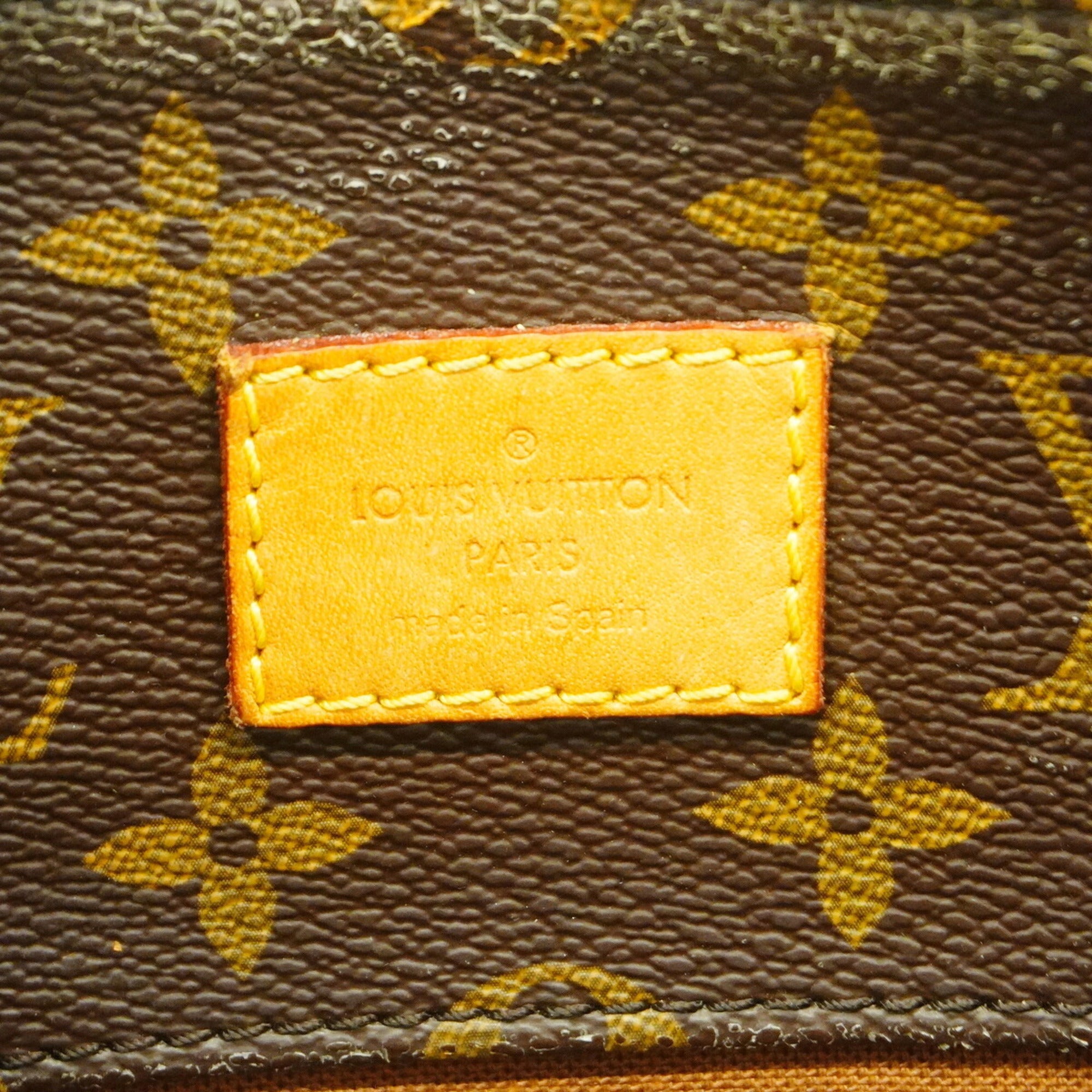 Louis Vuitton Brown Shoulder Bag (Pre-Owned)