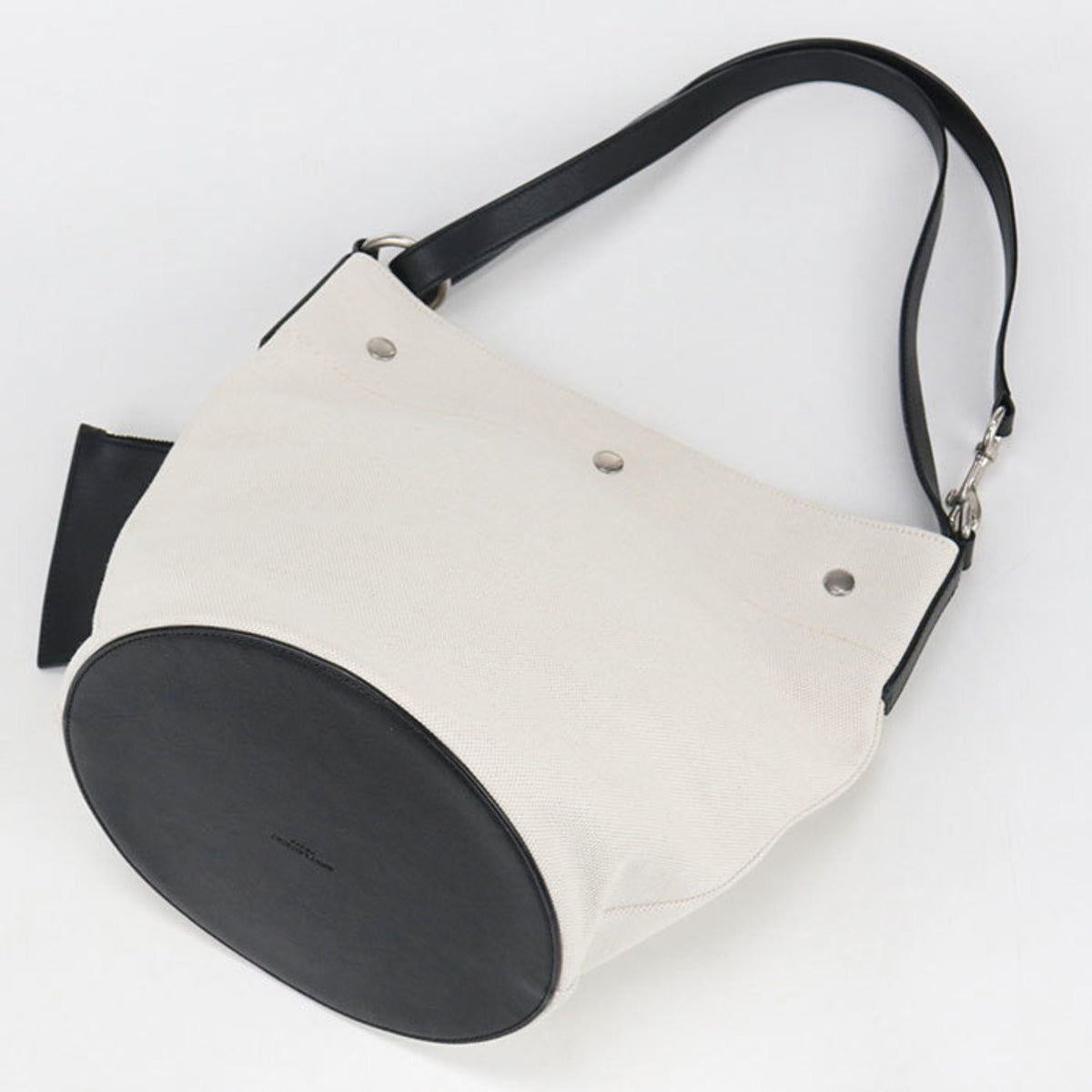 Saint Laurent White Canvas Pouch Shoulder Bag (Pre-Owned)