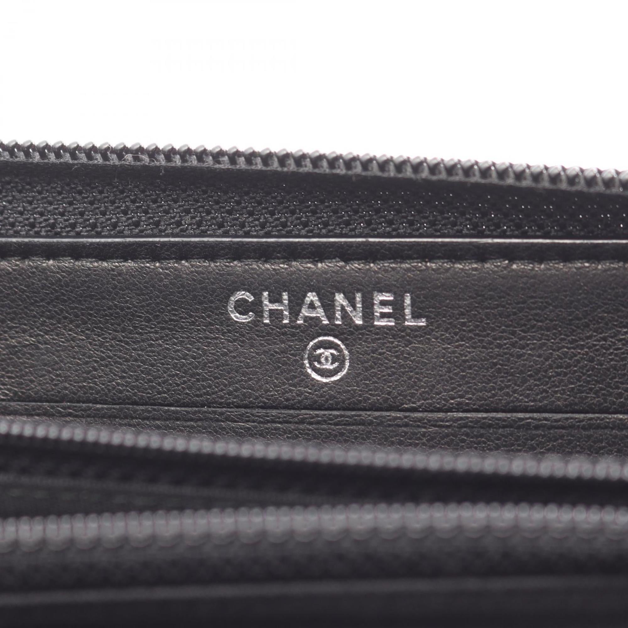 Chanel Black Leather Wallet (Bi-Fold) (Pre-Owned)