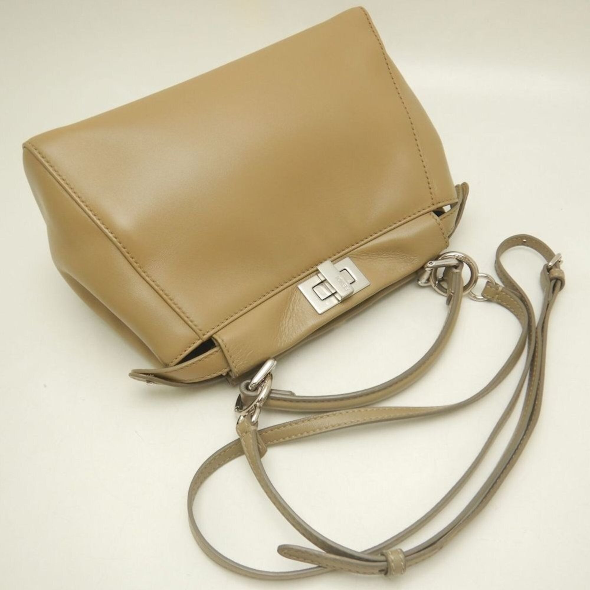 Fendi Beige Leather Handbag (Pre-Owned)