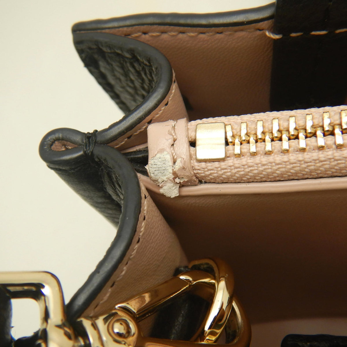 Kate Spade Black Leather Handbag (Pre-Owned)