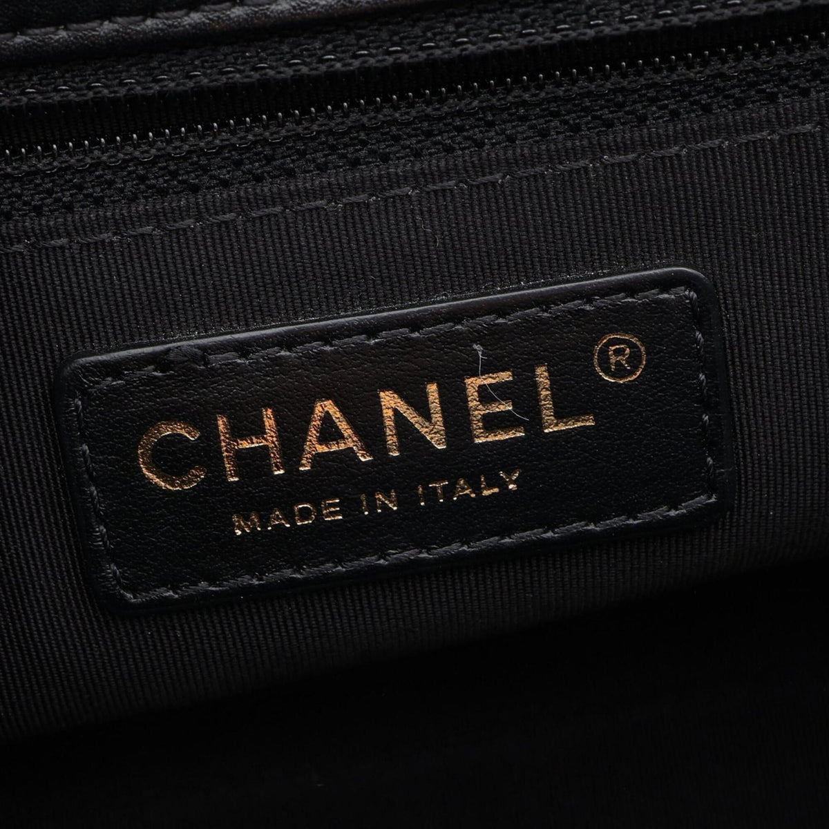 Chanel Black Leather Handbag Shoulder Bag (Pre-Owned)