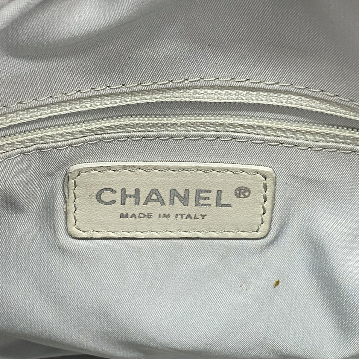 Chanel Ivory Silver Canvas Tote Bag (Pre-Owned)