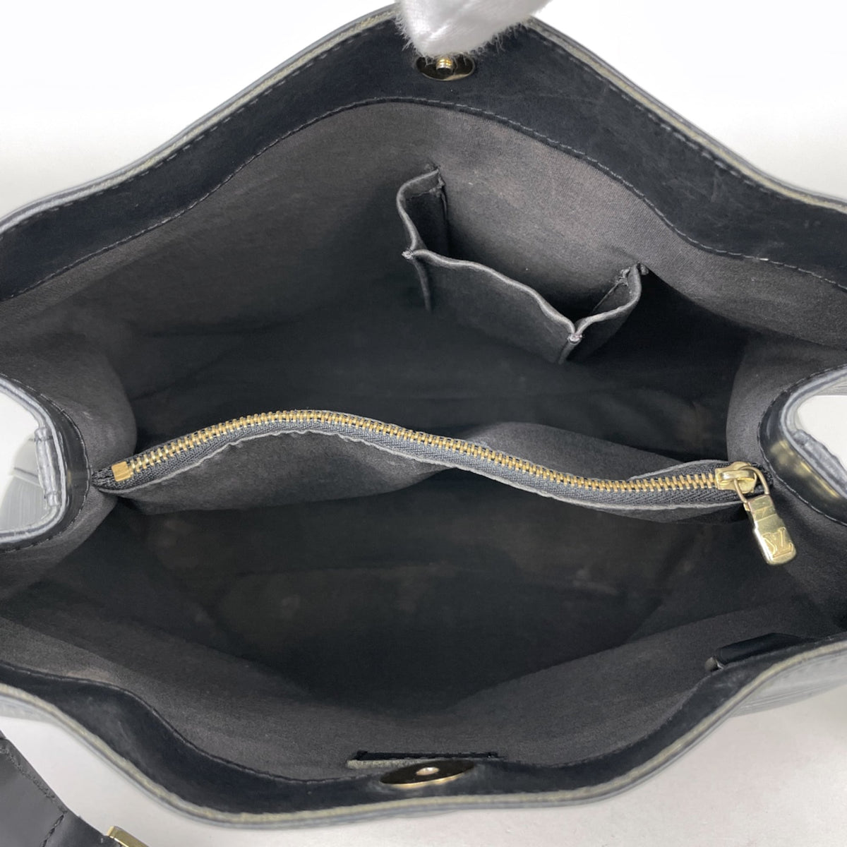 Louis Vuitton Black Noir Epi Leather Shoulder Bag (Pre-Owned)