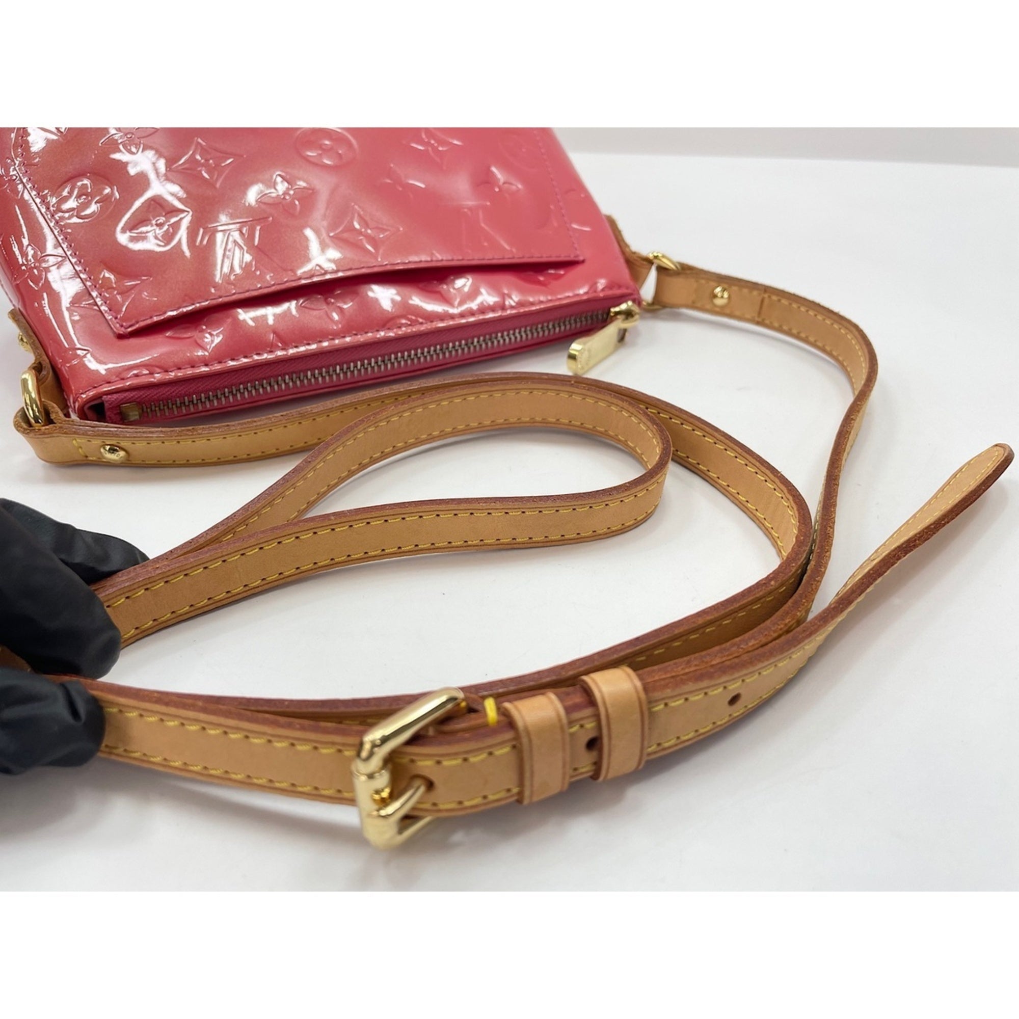 Louis Vuitton Red Color Vernis Shoulder Bag (Pre-Owned)