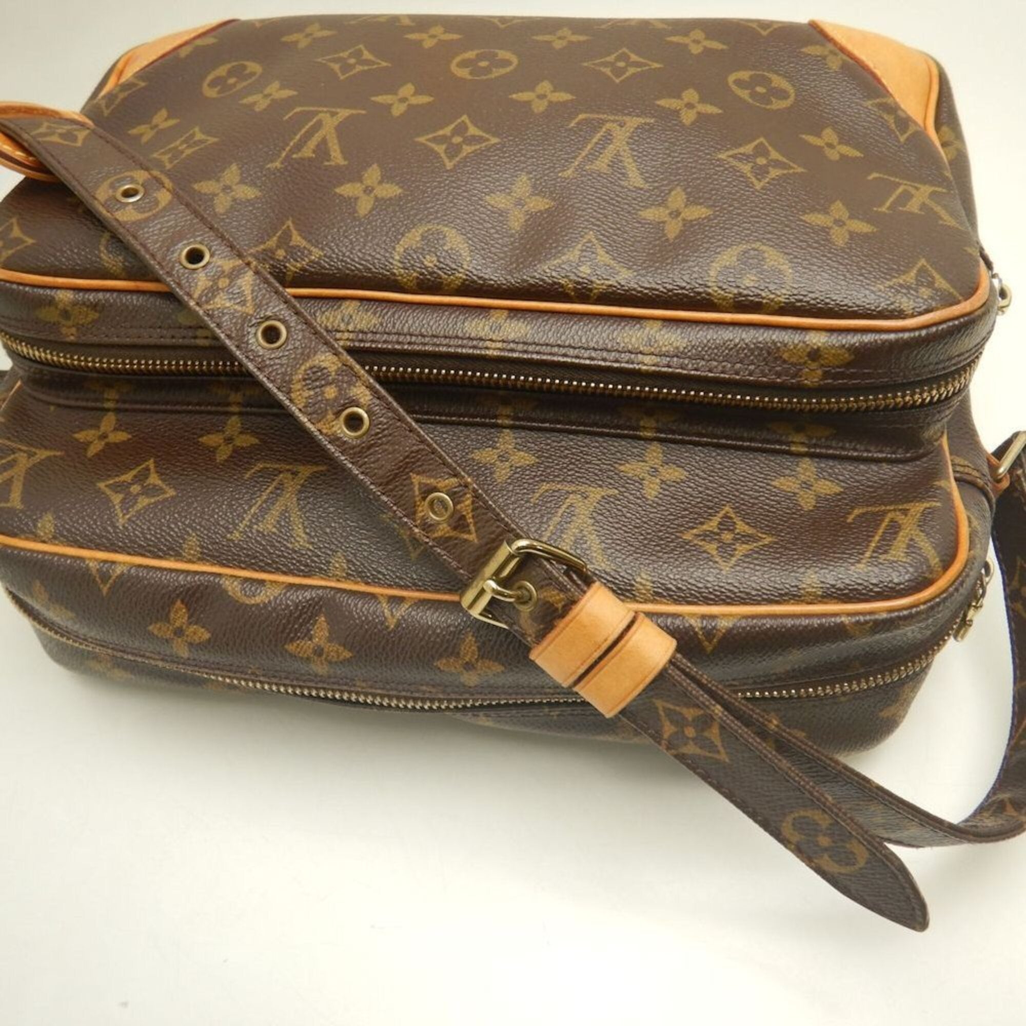 Louis Vuitton Monogram Brown Monogram Shoulder Bag (Pre-Owned)
