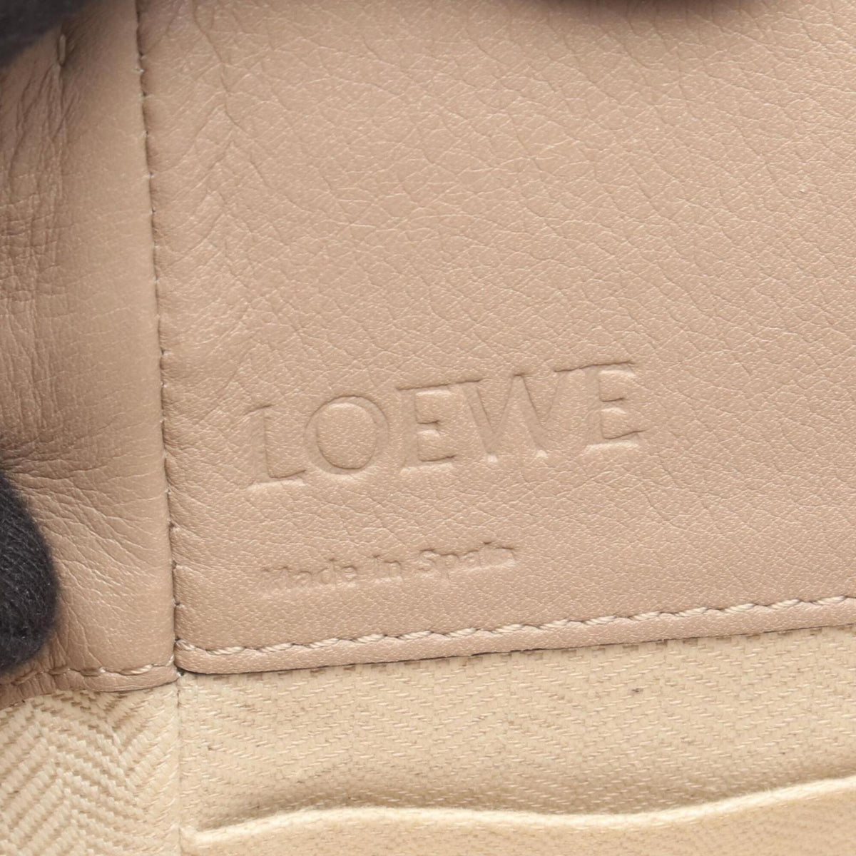 Loewe Beige Leather Handbag (Pre-Owned)