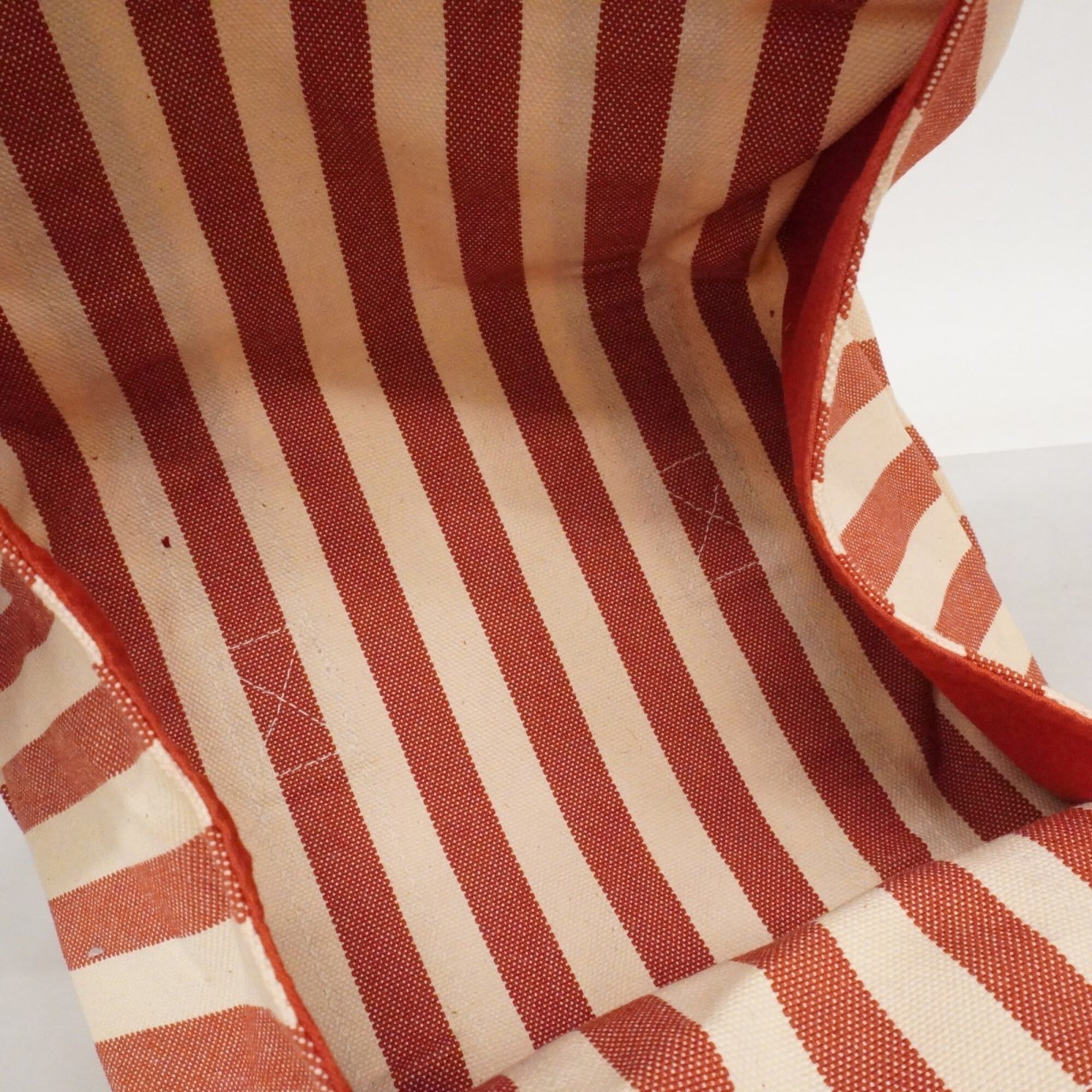 Hermes Red Color White Canvas Tote Bag (Pre-Owned)