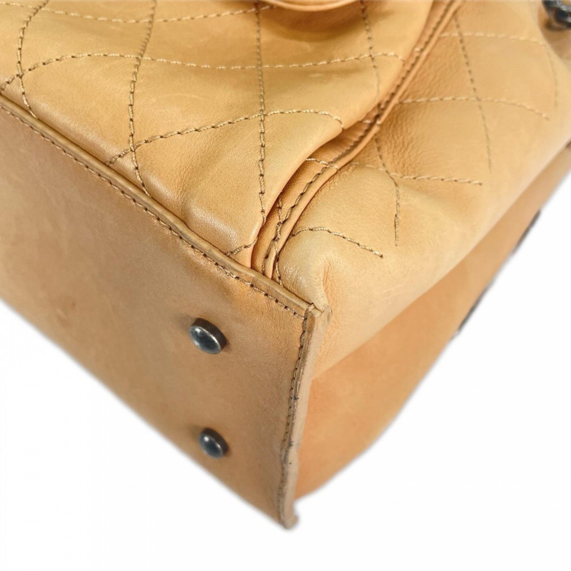 Chanel Beige Leather Handbag (Pre-Owned)
