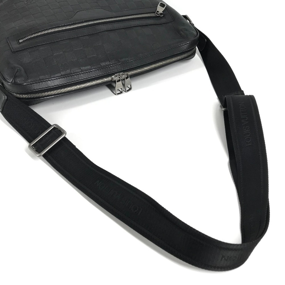 Louis Vuitton Black Onyx Damier Infini Leather Messenger Bag Shoulder Bag (Pre-Owned)
