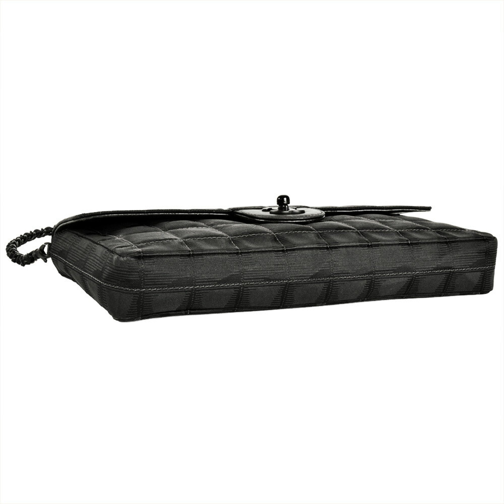 Chanel Black Nylon Shoulder Bag (Pre-Owned)