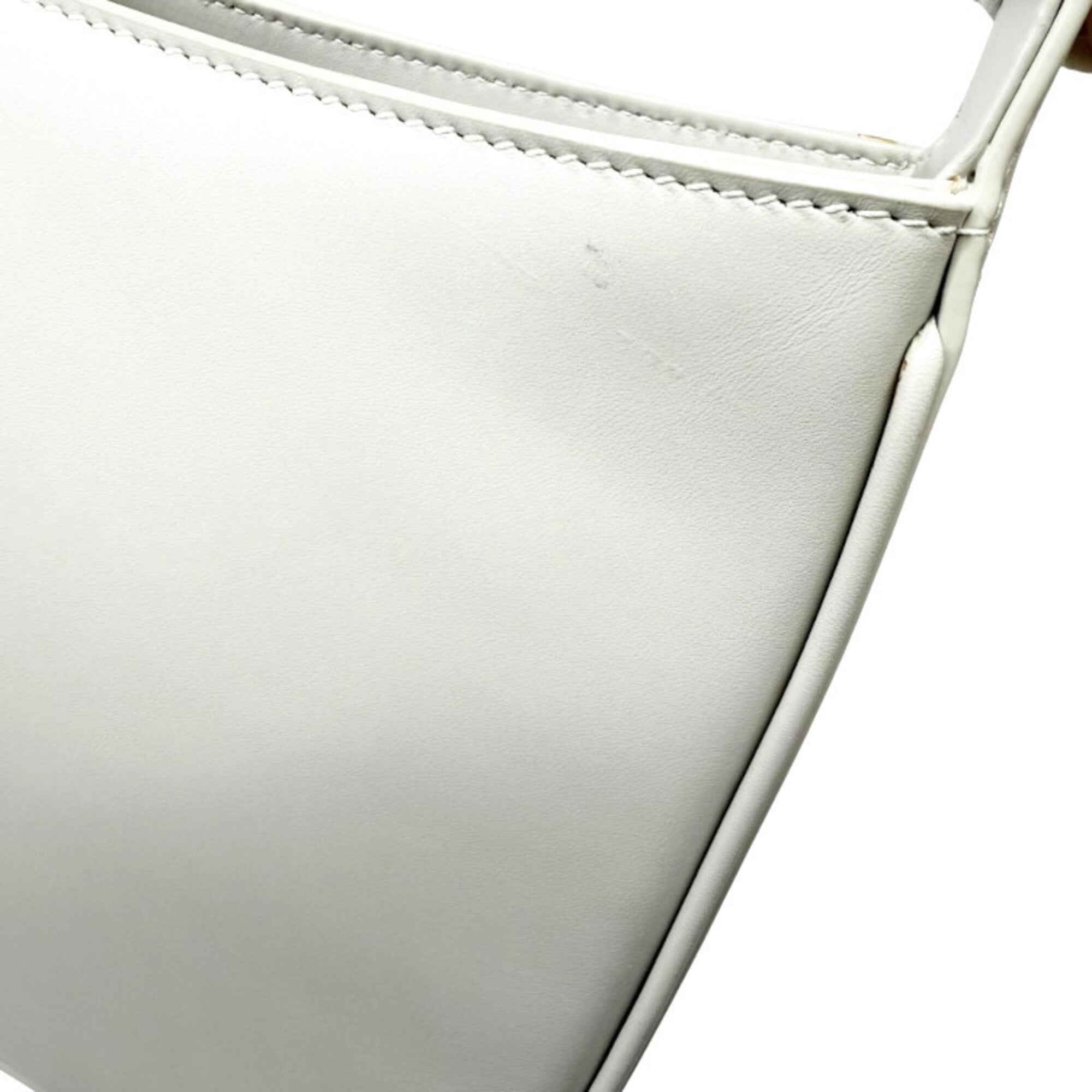 Saint Laurent Ivory Leather Handbag (Pre-Owned)