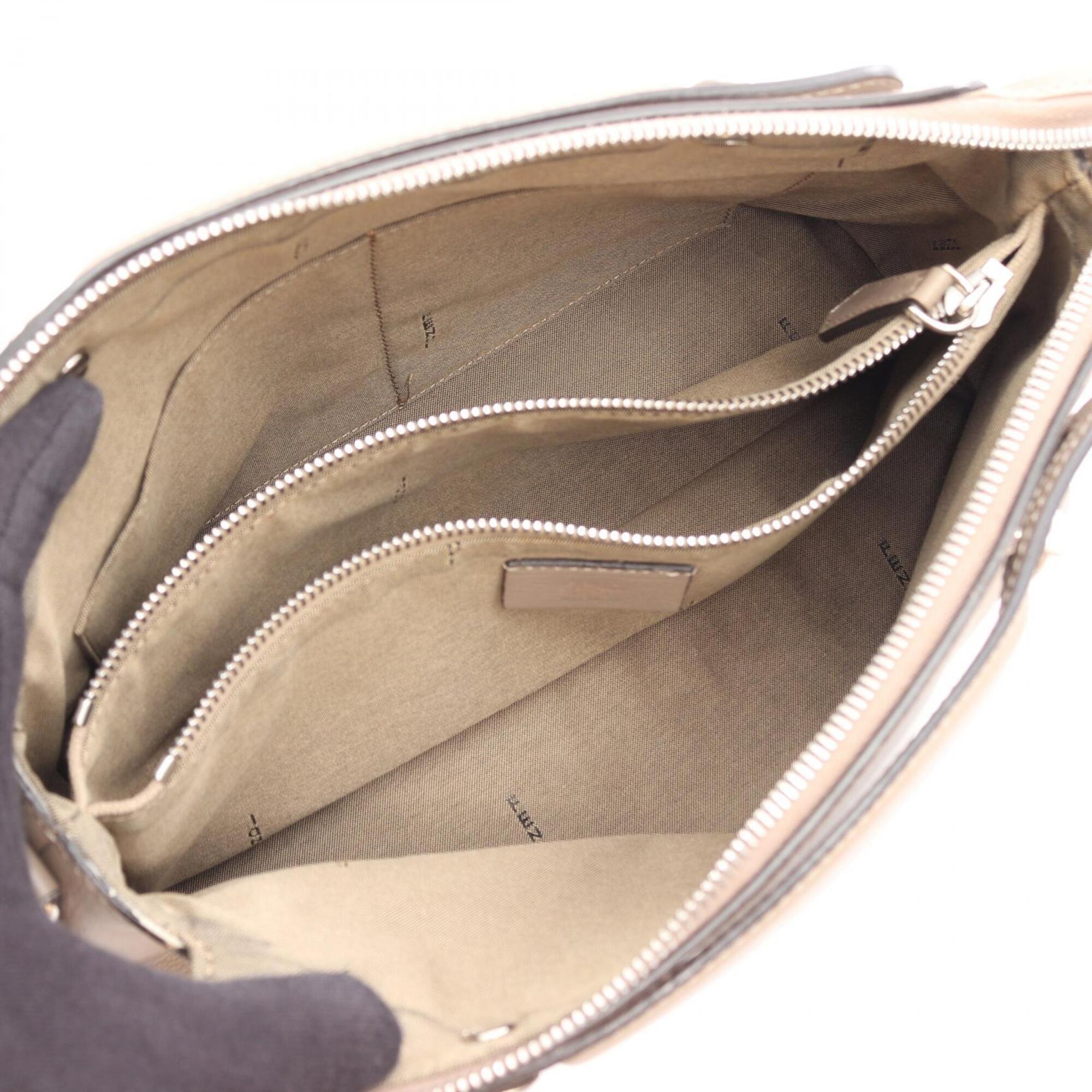 Fendi Beige Leather Handbag (Pre-Owned)