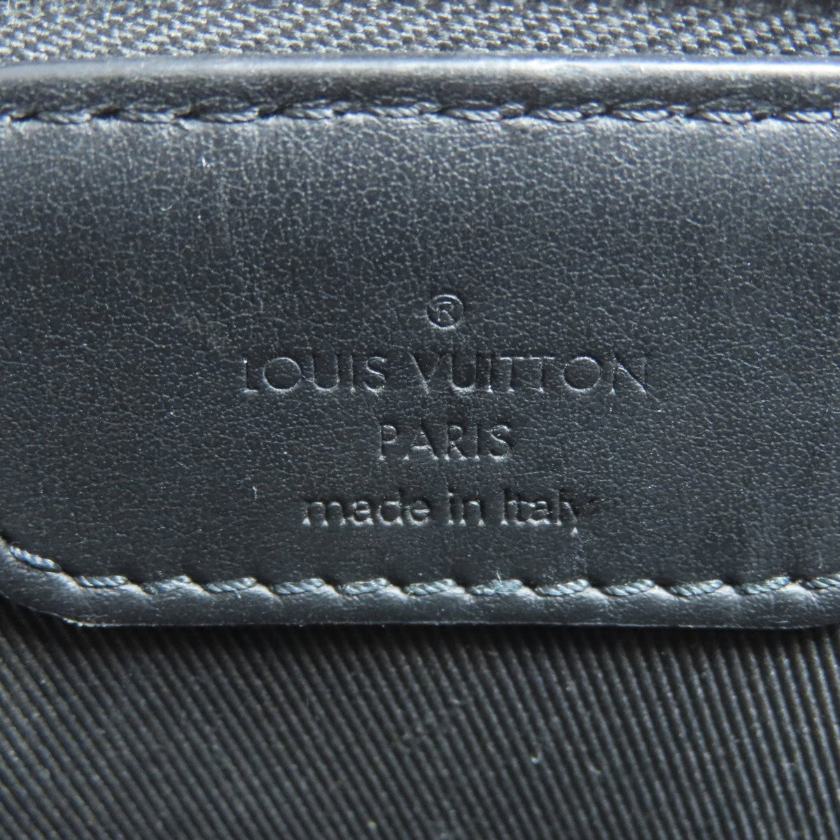 Louis Vuitton Black Leather Handbag (Pre-Owned)